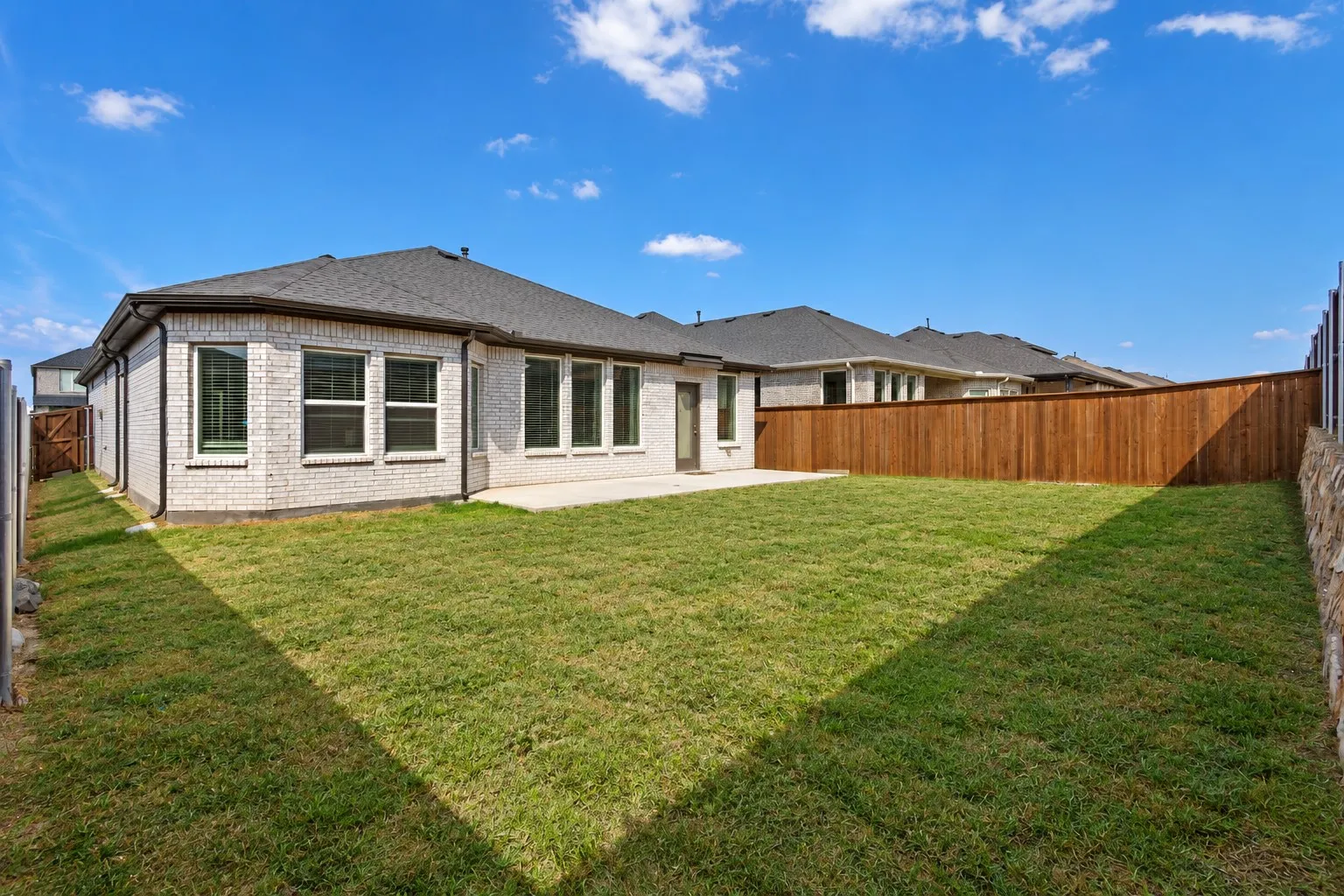 Single Family Residence For Sale in Ellis County , 2434 Pebble Bank Lane, Midlothian, Texas 76065, 3 Bedroom, 2 Bathroom, 2 Garage spaces, 1,839 Sqft, built in 2023, mls#21401431, Real Estate Agent in Midlothian, Homes For Sale in Ellis county, Homes For Sale in Midlothian, Realtor in Midlothian Texas, Real Estate Brokerage Independent Realty Texas, Luminita Cordes Realtor