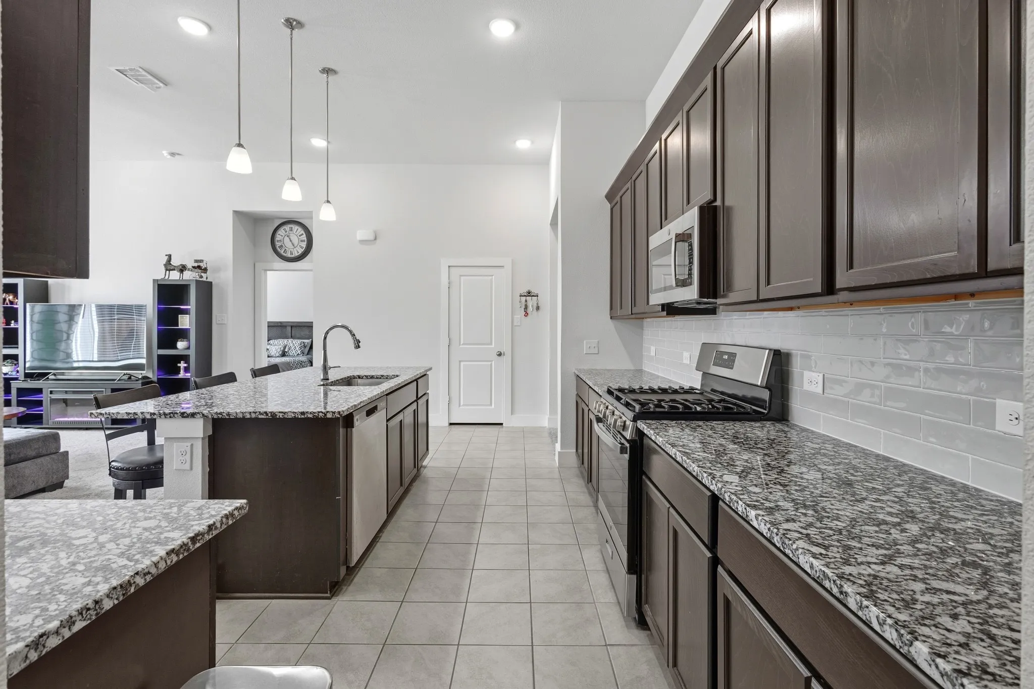 Single Family Residence For Sale in Ellis County , 2434 Pebble Bank Lane, Midlothian, Texas 76065, 3 Bedroom, 2 Bathroom, 2 Garage spaces, 1,839 Sqft, built in 2023, mls#21401431, Real Estate Agent in Midlothian, Homes For Sale in Ellis county, Homes For Sale in Midlothian, Realtor in Midlothian Texas, Real Estate Brokerage Independent Realty Texas, Luminita Cordes Realtor