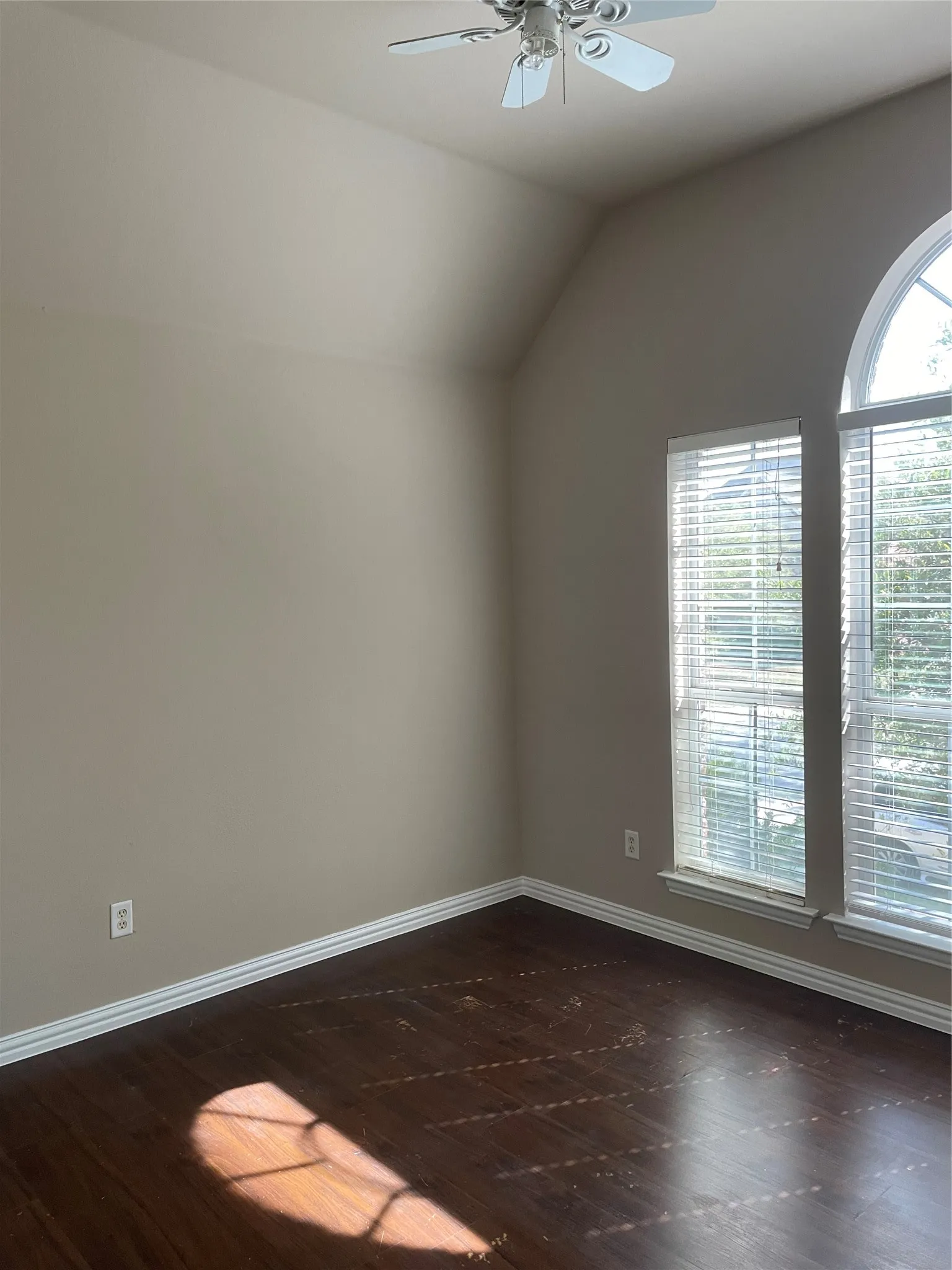 Single Family Residence For Rent in Collin County , 3712 Landsdowne Drive, Mc Kinney, Texas 75072, 5 Bedroom, 3 Bathroom, 2 Garage spaces, 2,939 Sqft, built in 2006, mls#21404178, Real Estate Agent in Mc Kinney, Homes For Rent in Collin county, Homes For Rent in Mc Kinney, Realtor in Mc Kinney Texas, Real Estate Brokerage Independent Realty Texas, Luminita Cordes Realtor