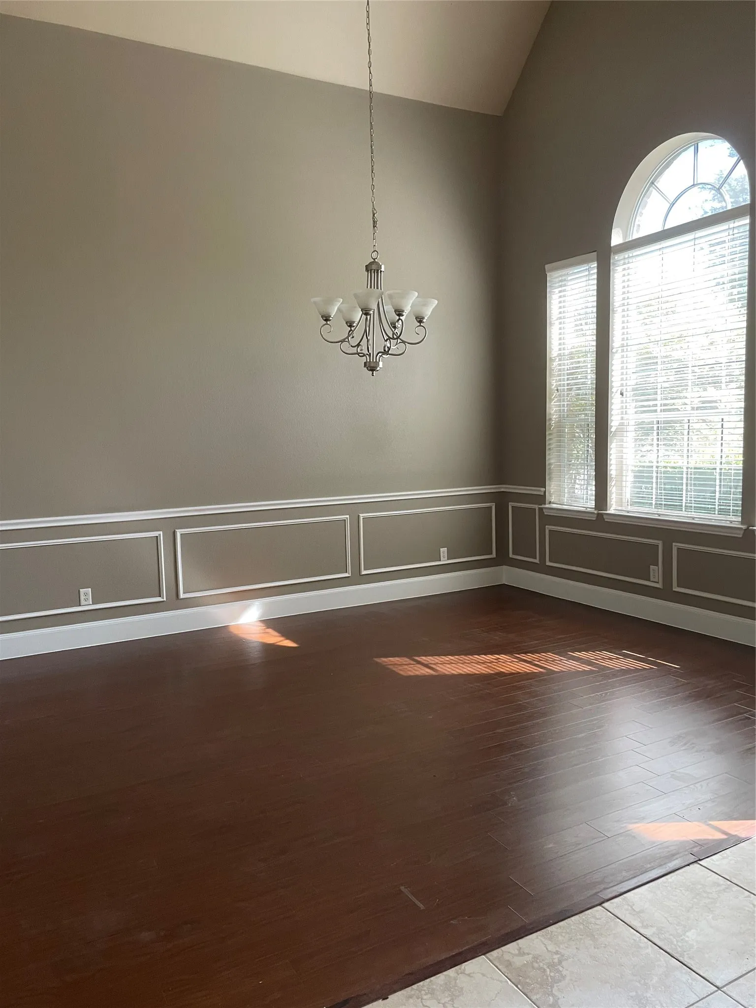 Single Family Residence For Rent in Collin County , 3712 Landsdowne Drive, Mc Kinney, Texas 75072, 5 Bedroom, 3 Bathroom, 2 Garage spaces, 2,939 Sqft, built in 2006, mls#21404178, Real Estate Agent in Mc Kinney, Homes For Rent in Collin county, Homes For Rent in Mc Kinney, Realtor in Mc Kinney Texas, Real Estate Brokerage Independent Realty Texas, Luminita Cordes Realtor