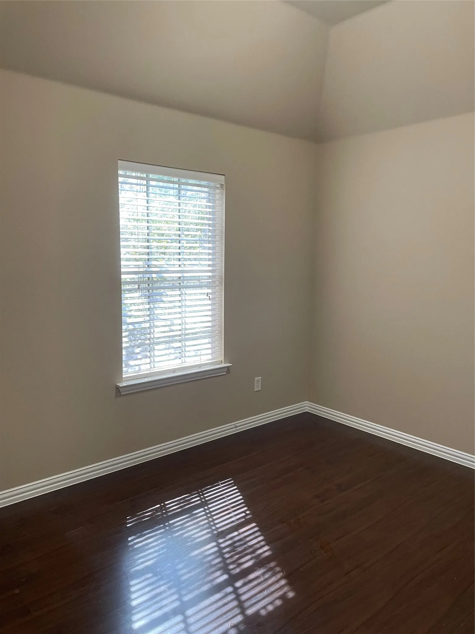 Single Family Residence For Rent in Collin County , 3712 Landsdowne Drive, Mc Kinney, Texas 75072, 5 Bedroom, 3 Bathroom, 2 Garage spaces, 2,939 Sqft, built in 2006, mls#21404178, Real Estate Agent in Mc Kinney, Homes For Rent in Collin county, Homes For Rent in Mc Kinney, Realtor in Mc Kinney Texas, Real Estate Brokerage Independent Realty Texas, Luminita Cordes Realtor