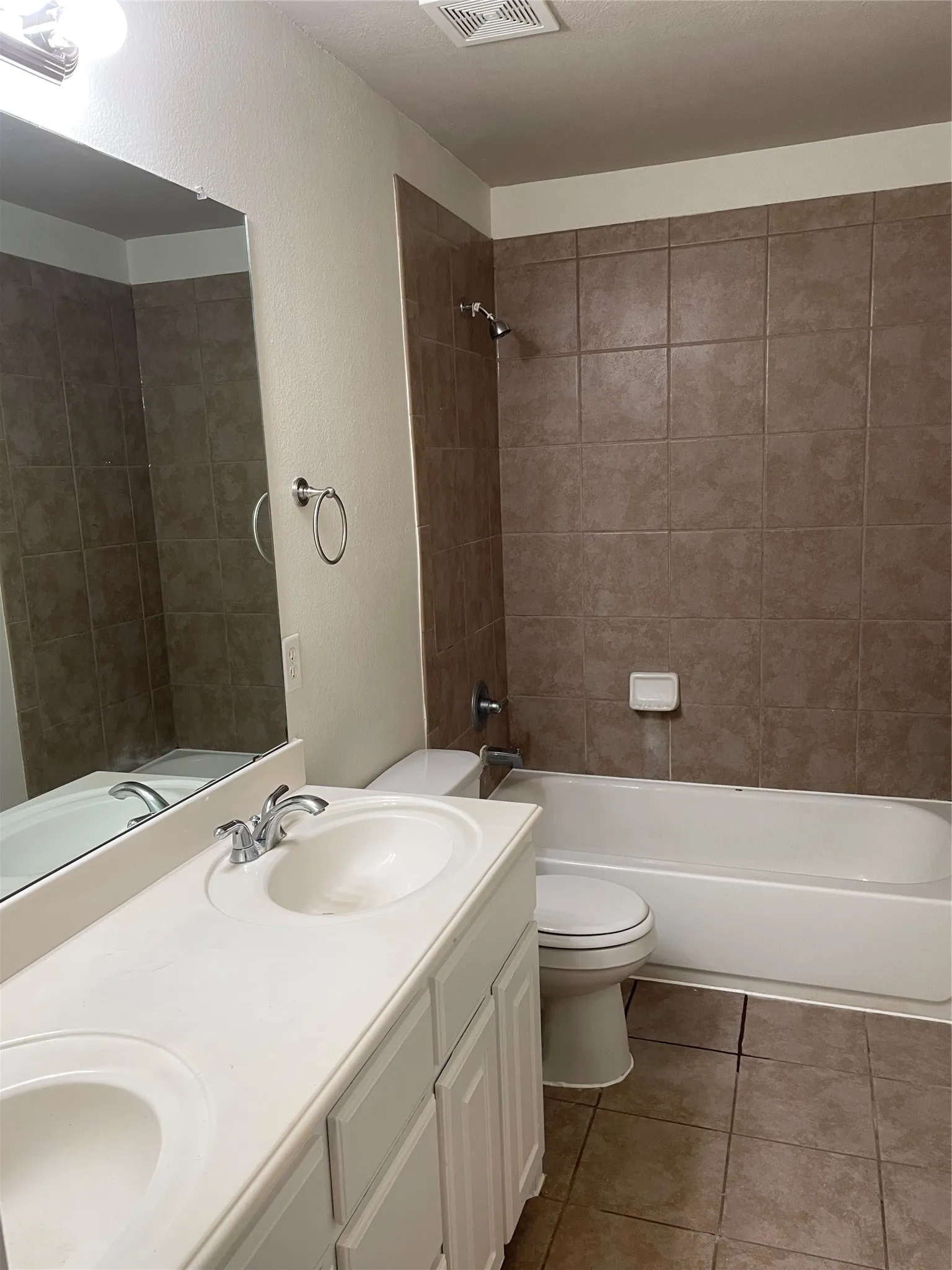 Single Family Residence For Rent in Collin County , 3712 Landsdowne Drive, Mc Kinney, Texas 75072, 5 Bedroom, 3 Bathroom, 2 Garage spaces, 2,939 Sqft, built in 2006, mls#21404178, Real Estate Agent in Mc Kinney, Homes For Rent in Collin county, Homes For Rent in Mc Kinney, Realtor in Mc Kinney Texas, Real Estate Brokerage Independent Realty Texas, Luminita Cordes Realtor