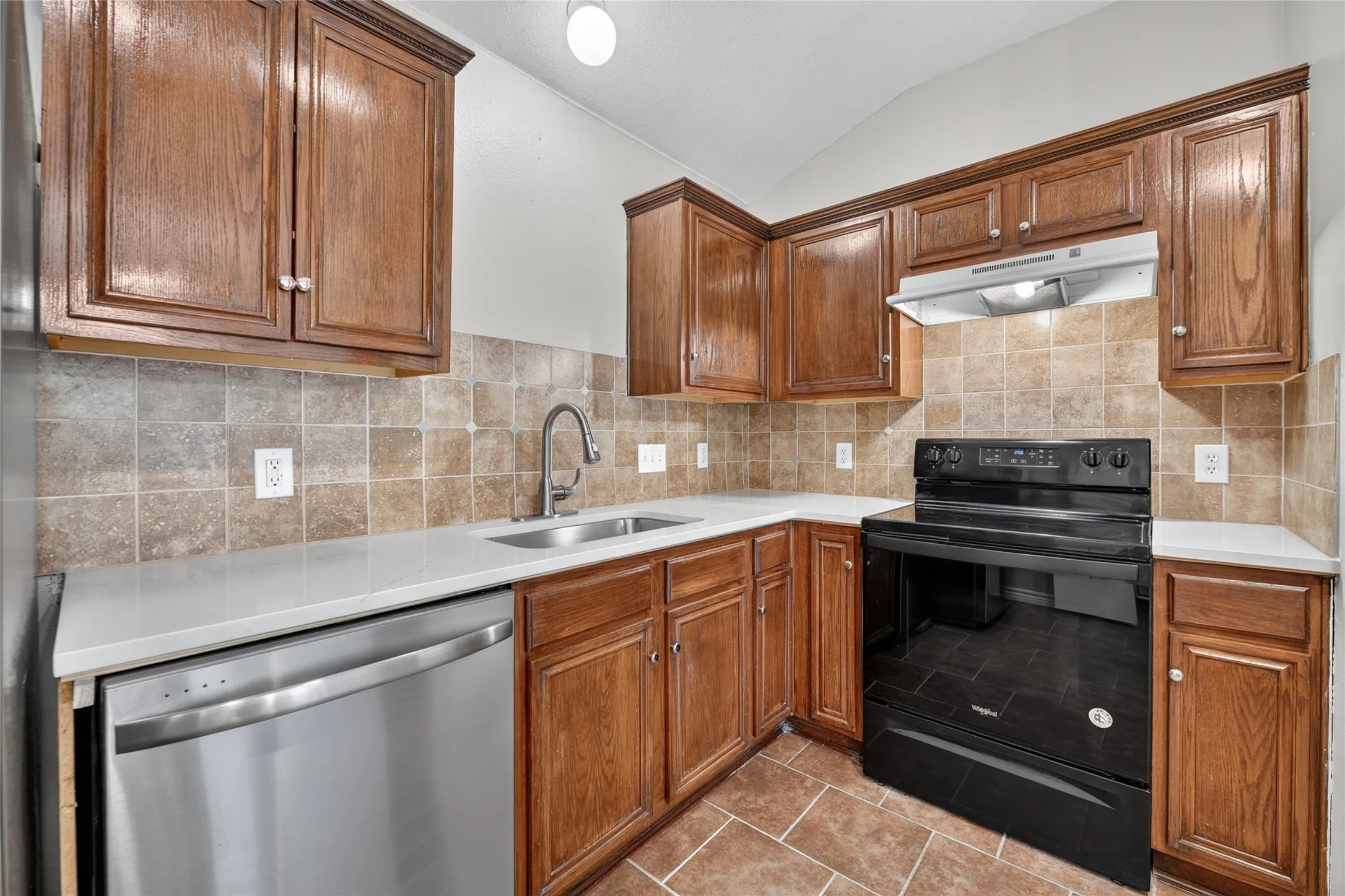 Single Family Residence For Rent in Tarrant County , 756 River Garden Drive, Fort Worth, Texas 76114, 3 Bedroom, 2 Bathroom, 1 Garage spaces, 1,274 Sqft, built in 2006, mls#21404177, Real Estate Agent in Fort Worth, Homes For Rent in Tarrant county, Homes For Rent in Fort Worth, Realtor in Fort Worth Texas, Real Estate Brokerage Independent Realty Texas, Luminita Cordes Realtor