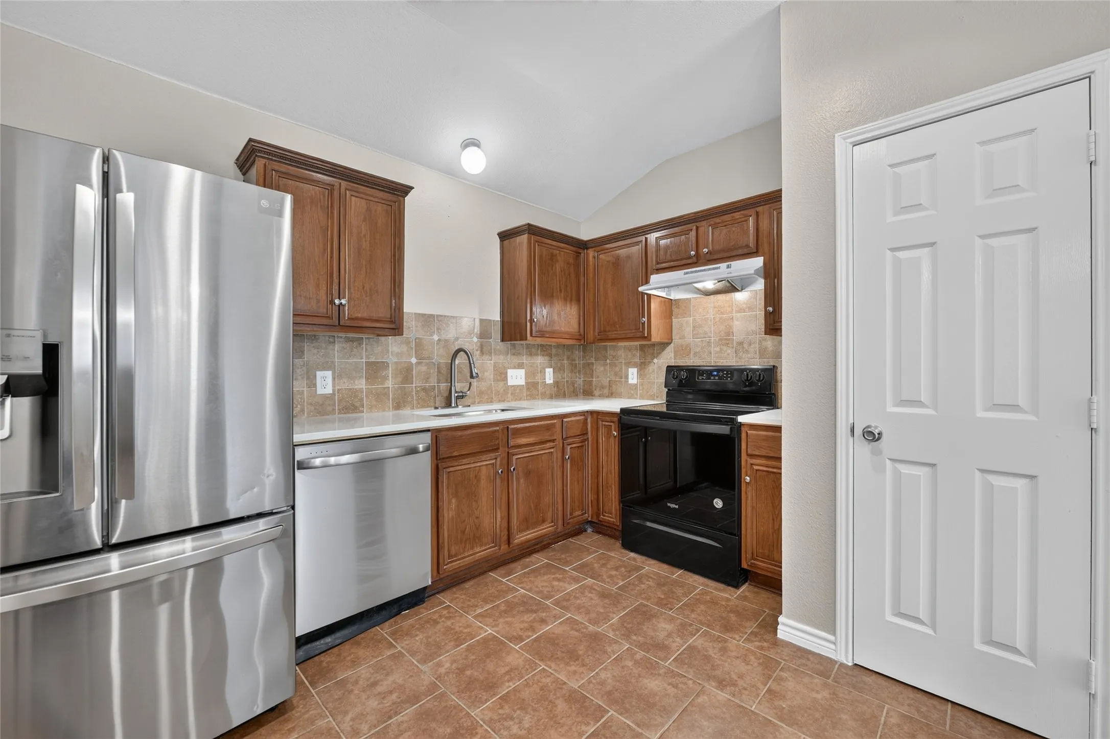 Single Family Residence For Rent in Tarrant County , 756 River Garden Drive, Fort Worth, Texas 76114, 3 Bedroom, 2 Bathroom, 1 Garage spaces, 1,274 Sqft, built in 2006, mls#21404177, Real Estate Agent in Fort Worth, Homes For Rent in Tarrant county, Homes For Rent in Fort Worth, Realtor in Fort Worth Texas, Real Estate Brokerage Independent Realty Texas, Luminita Cordes Realtor