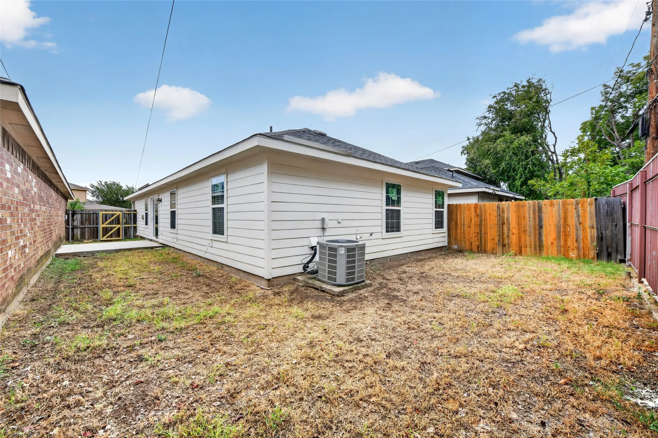 Single Family Residence For Rent in Tarrant County , 756 River Garden Drive, Fort Worth, Texas 76114, 3 Bedroom, 2 Bathroom, 1 Garage spaces, 1,274 Sqft, built in 2006, mls#21404177, Real Estate Agent in Fort Worth, Homes For Rent in Tarrant county, Homes For Rent in Fort Worth, Realtor in Fort Worth Texas, Real Estate Brokerage Independent Realty Texas, Luminita Cordes Realtor
