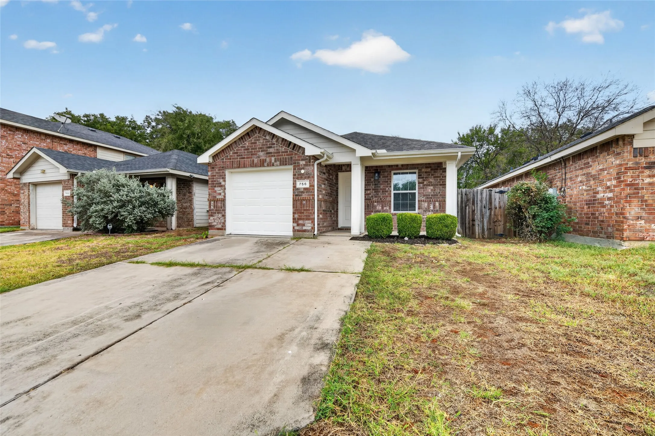 Single Family Residence For Rent in Tarrant County , 756 River Garden Drive, Fort Worth, Texas 76114, 3 Bedroom, 2 Bathroom, 1 Garage spaces, 1,274 Sqft, built in 2006, mls#21404177, Real Estate Agent in Fort Worth, Homes For Rent in Tarrant county, Homes For Rent in Fort Worth, Realtor in Fort Worth Texas, Real Estate Brokerage Independent Realty Texas, Luminita Cordes Realtor