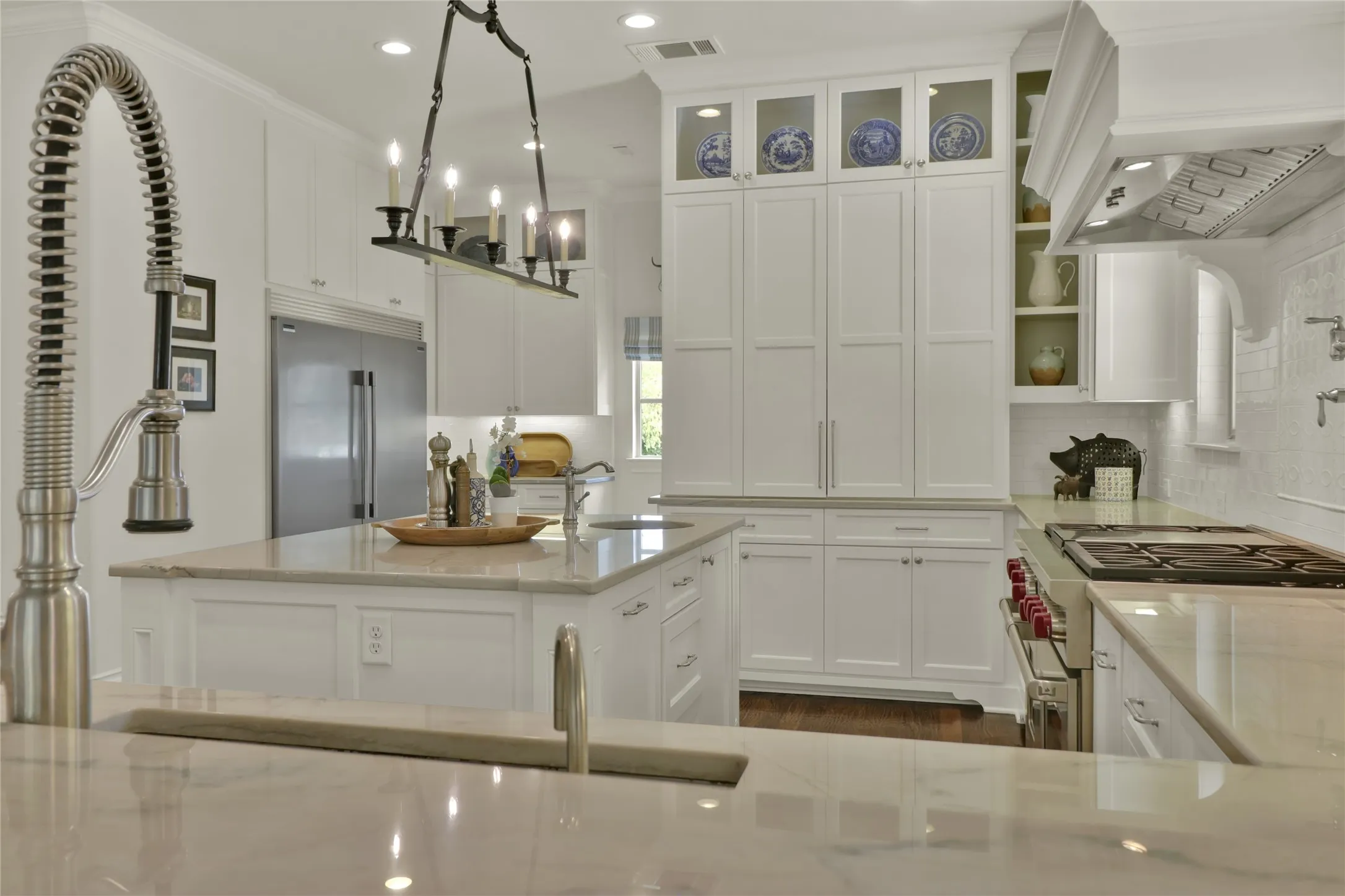 Single Family Residence For Sale in Denton County , 233 Hickory Ridge Court, Argyle, Texas 76226, 5 Bedroom, 6 Bathroom, 4 Garage spaces, 5,317 Sqft, built in 2016, mls#21402419, Real Estate Agent in Argyle, Homes For Sale in Denton county, Homes For Sale in Argyle, Realtor in Argyle Texas, Real Estate Brokerage Independent Realty Texas, Luminita Cordes Realtor