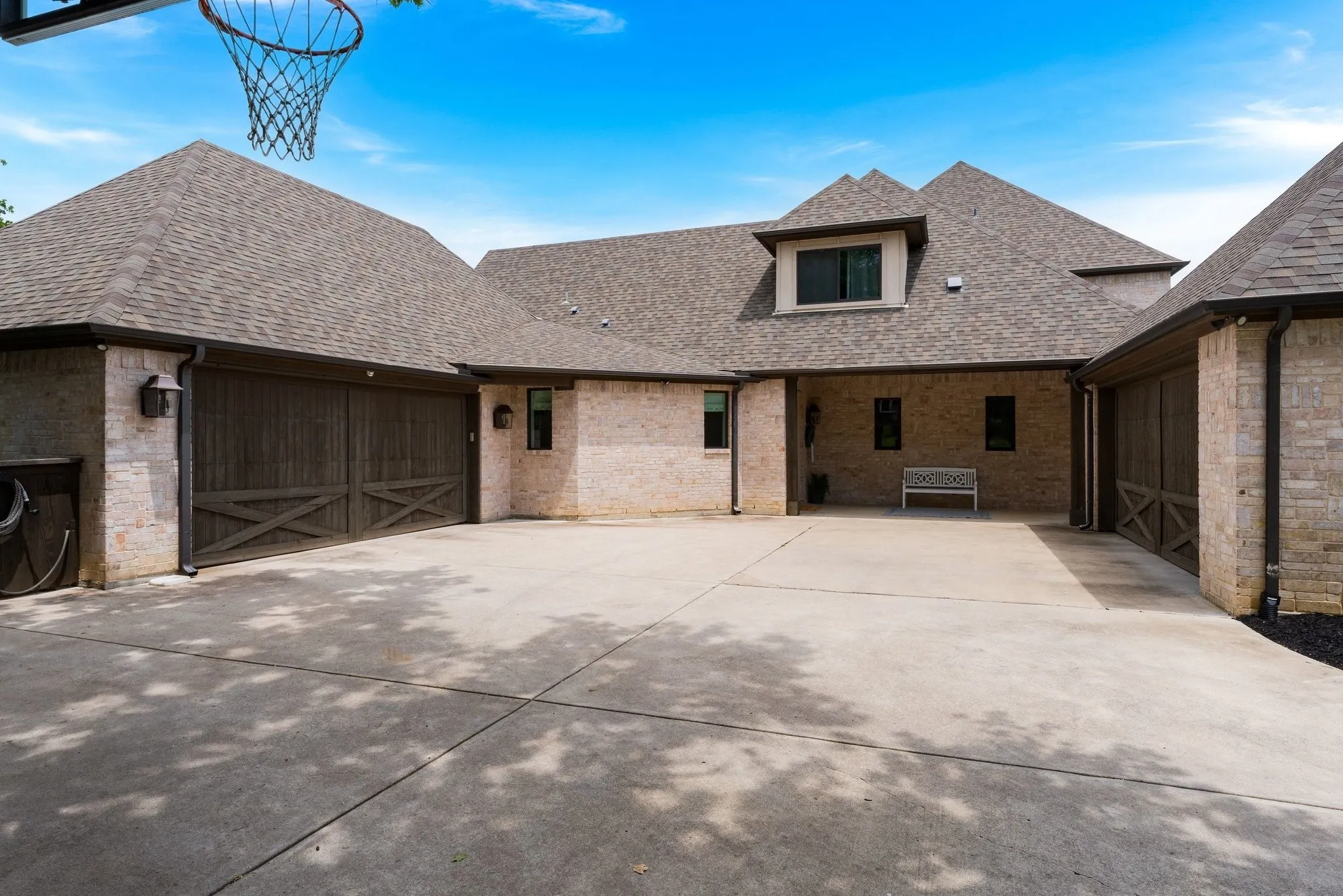 Single Family Residence For Sale in Denton County , 233 Hickory Ridge Court, Argyle, Texas 76226, 5 Bedroom, 6 Bathroom, 4 Garage spaces, 5,317 Sqft, built in 2016, mls#21402419, Real Estate Agent in Argyle, Homes For Sale in Denton county, Homes For Sale in Argyle, Realtor in Argyle Texas, Real Estate Brokerage Independent Realty Texas, Luminita Cordes Realtor