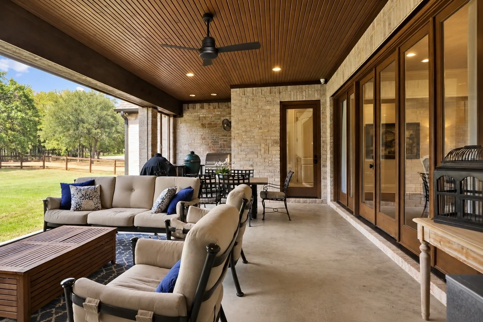 Single Family Residence For Sale in Denton County , 233 Hickory Ridge Court, Argyle, Texas 76226, 5 Bedroom, 6 Bathroom, 4 Garage spaces, 5,317 Sqft, built in 2016, mls#21402419, Real Estate Agent in Argyle, Homes For Sale in Denton county, Homes For Sale in Argyle, Realtor in Argyle Texas, Real Estate Brokerage Independent Realty Texas, Luminita Cordes Realtor