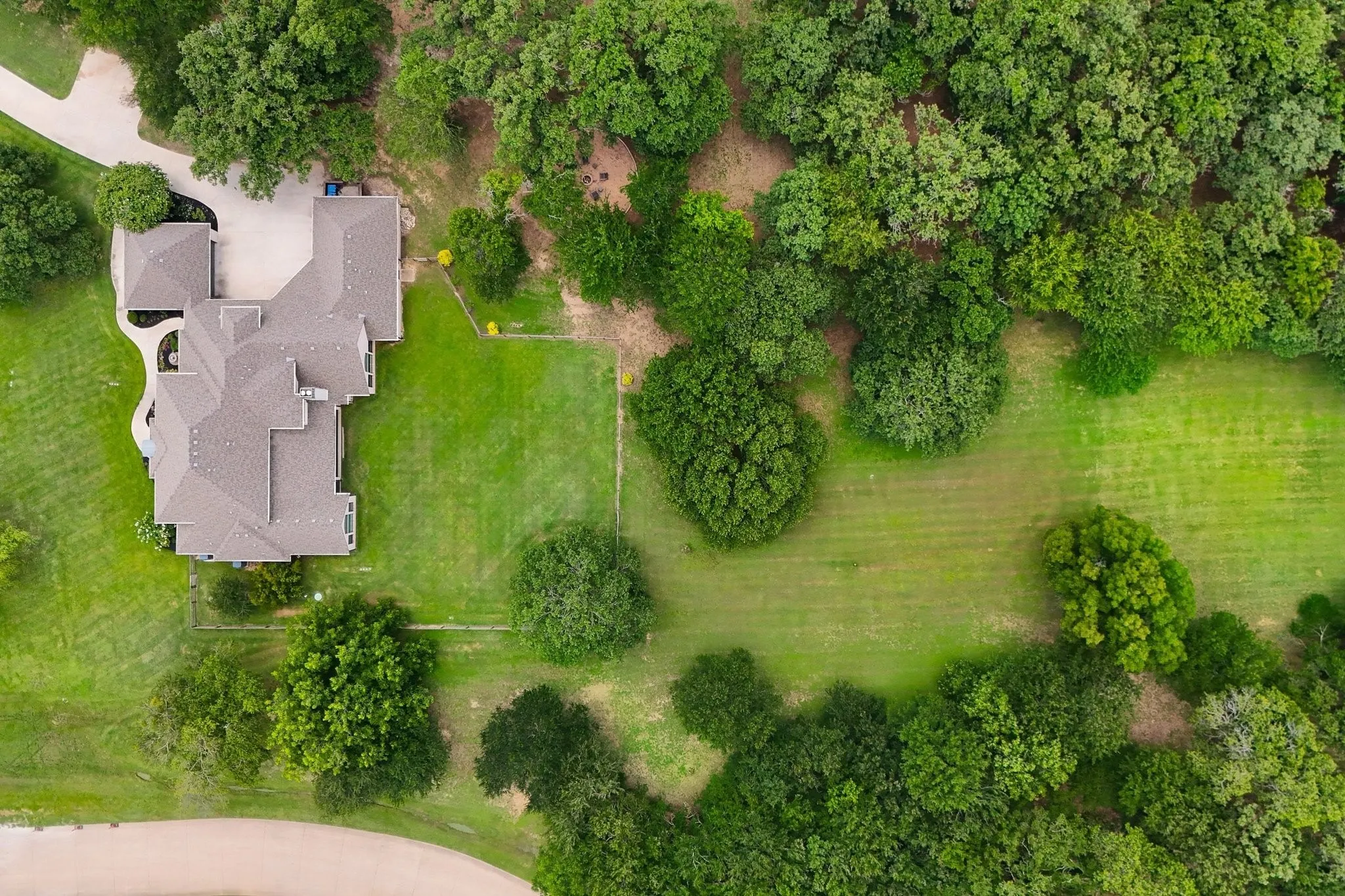 Single Family Residence For Sale in Denton County , 233 Hickory Ridge Court, Argyle, Texas 76226, 5 Bedroom, 6 Bathroom, 4 Garage spaces, 5,317 Sqft, built in 2016, mls#21402419, Real Estate Agent in Argyle, Homes For Sale in Denton county, Homes For Sale in Argyle, Realtor in Argyle Texas, Real Estate Brokerage Independent Realty Texas, Luminita Cordes Realtor