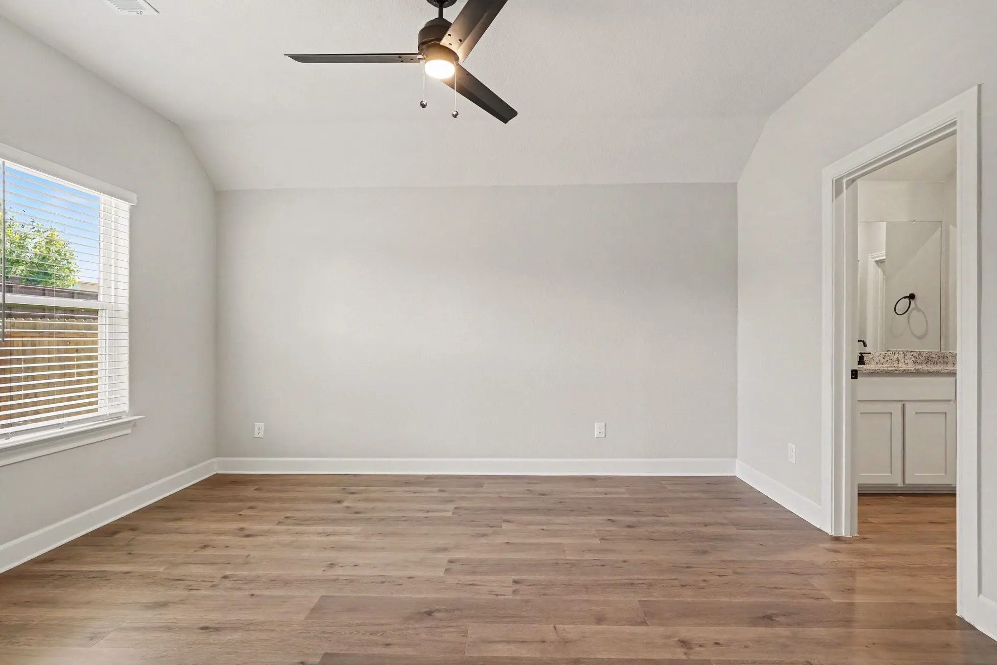 Single Family Residence For Sale in Tarrant County , 1109 Costa Vista Trail, Fort Worth, Texas 76108, 3 Bedroom, 2 Bathroom, 2 Garage spaces, 1,615 Sqft, built in 2024, mls#21404173, Real Estate Agent in Fort Worth, Homes For Sale in Tarrant county, Homes For Sale in Fort Worth, Realtor in Fort Worth Texas, Real Estate Brokerage Independent Realty Texas, Luminita Cordes Realtor