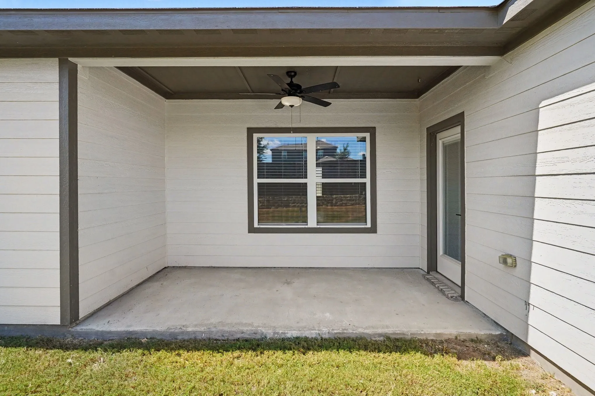 Single Family Residence For Sale in Tarrant County , 1109 Costa Vista Trail, Fort Worth, Texas 76108, 3 Bedroom, 2 Bathroom, 2 Garage spaces, 1,615 Sqft, built in 2024, mls#21404173, Real Estate Agent in Fort Worth, Homes For Sale in Tarrant county, Homes For Sale in Fort Worth, Realtor in Fort Worth Texas, Real Estate Brokerage Independent Realty Texas, Luminita Cordes Realtor