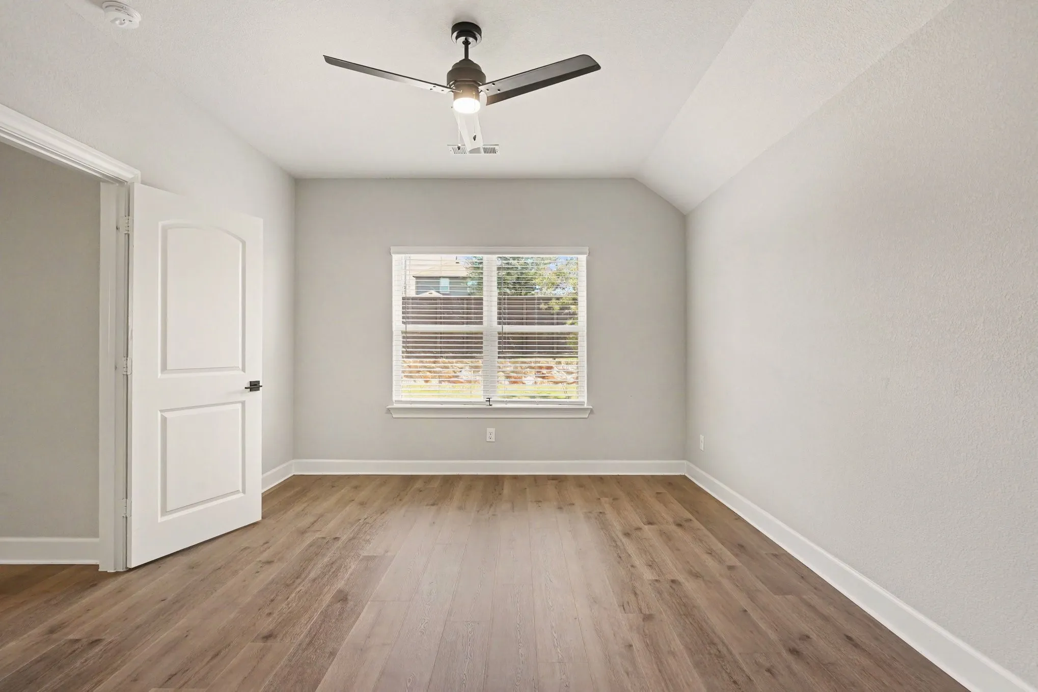 Single Family Residence For Sale in Tarrant County , 1109 Costa Vista Trail, Fort Worth, Texas 76108, 3 Bedroom, 2 Bathroom, 2 Garage spaces, 1,615 Sqft, built in 2024, mls#21404173, Real Estate Agent in Fort Worth, Homes For Sale in Tarrant county, Homes For Sale in Fort Worth, Realtor in Fort Worth Texas, Real Estate Brokerage Independent Realty Texas, Luminita Cordes Realtor