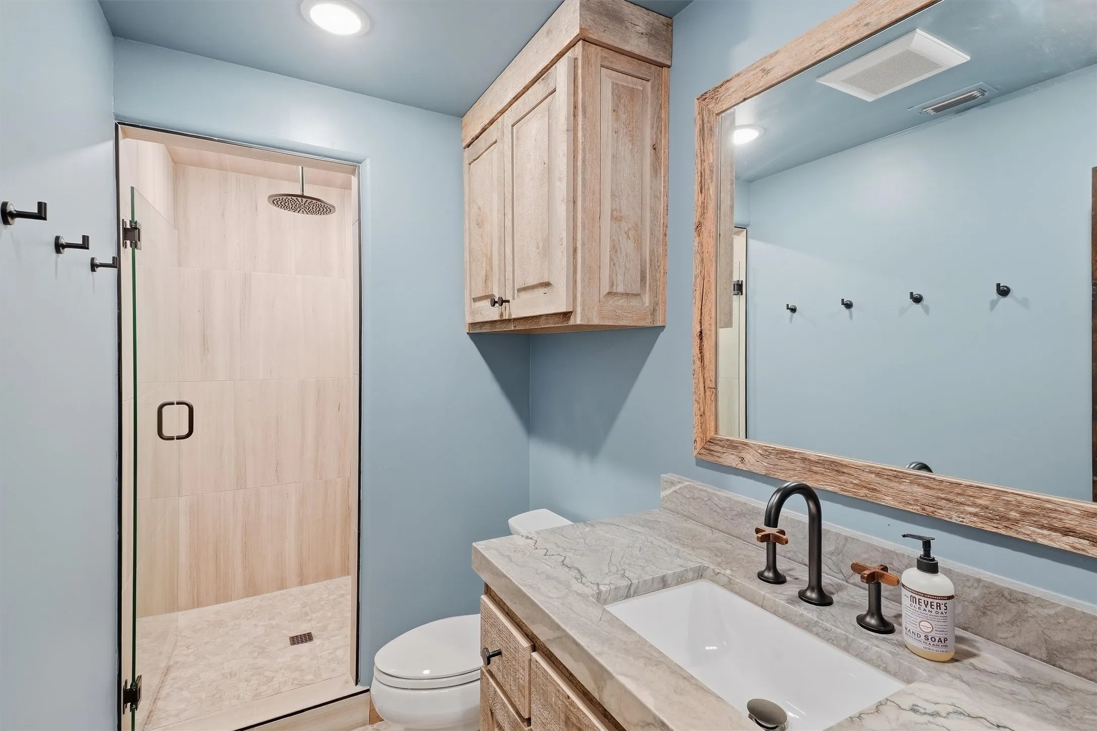 Condominium For Sale in Palo Pinto County , 1673 Scenic Drive 301, Graford, Texas 76449, 5 Bedroom, 6 Bathroom, 1 Garage spaces, 4,154 Sqft, built in 2020, mls#21403743, Real Estate Agent in Graford, Homes For Sale in Palo Pinto county, Homes For Sale in Graford, Realtor in Graford Texas, Real Estate Brokerage Independent Realty Texas, Luminita Cordes Realtor