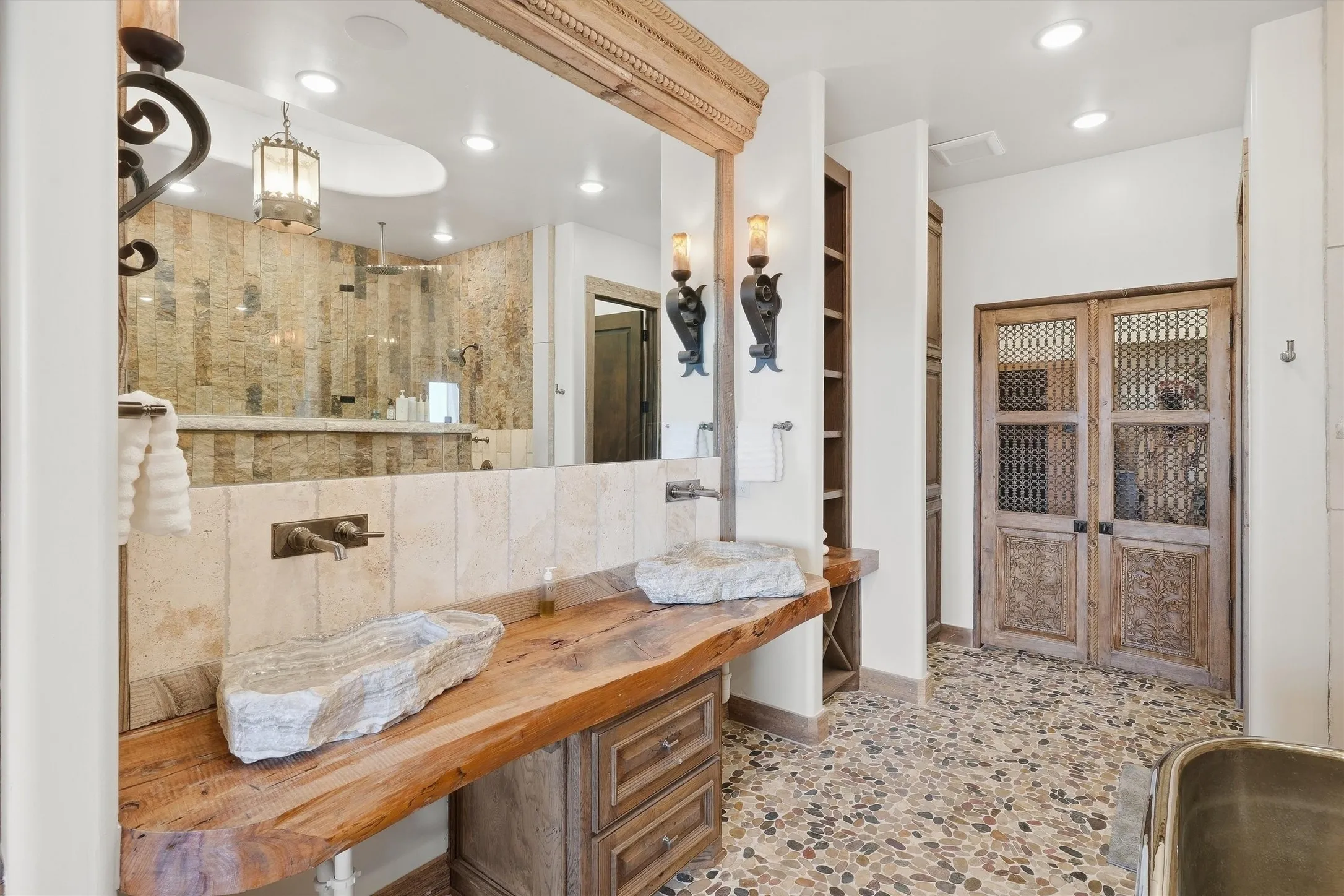 Condominium For Sale in Palo Pinto County , 1673 Scenic Drive 301, Graford, Texas 76449, 5 Bedroom, 6 Bathroom, 1 Garage spaces, 4,154 Sqft, built in 2020, mls#21403743, Real Estate Agent in Graford, Homes For Sale in Palo Pinto county, Homes For Sale in Graford, Realtor in Graford Texas, Real Estate Brokerage Independent Realty Texas, Luminita Cordes Realtor