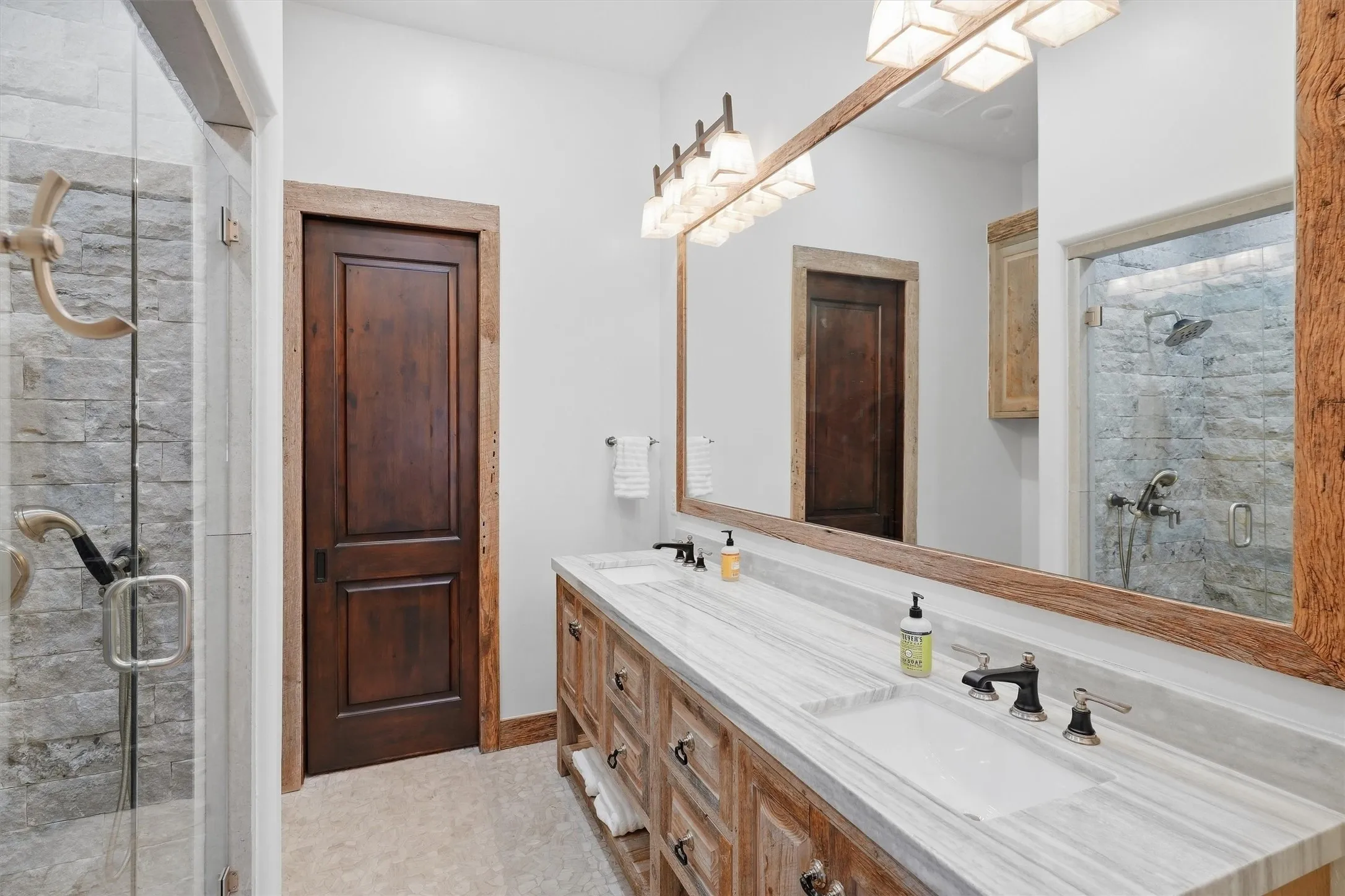 Condominium For Sale in Palo Pinto County , 1673 Scenic Drive 301, Graford, Texas 76449, 5 Bedroom, 6 Bathroom, 1 Garage spaces, 4,154 Sqft, built in 2020, mls#21403743, Real Estate Agent in Graford, Homes For Sale in Palo Pinto county, Homes For Sale in Graford, Realtor in Graford Texas, Real Estate Brokerage Independent Realty Texas, Luminita Cordes Realtor