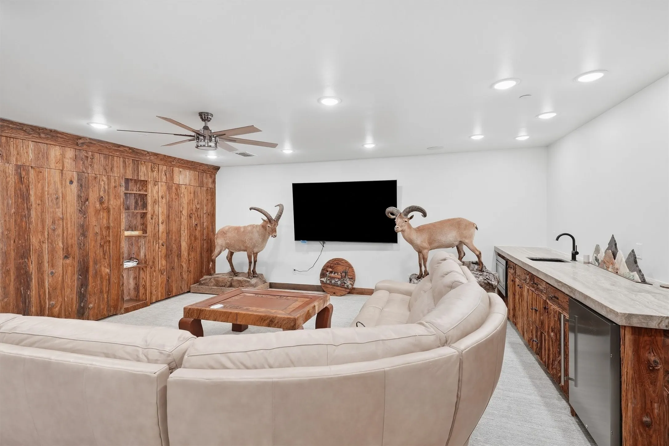 Condominium For Sale in Palo Pinto County , 1673 Scenic Drive 301, Graford, Texas 76449, 5 Bedroom, 6 Bathroom, 1 Garage spaces, 4,154 Sqft, built in 2020, mls#21403743, Real Estate Agent in Graford, Homes For Sale in Palo Pinto county, Homes For Sale in Graford, Realtor in Graford Texas, Real Estate Brokerage Independent Realty Texas, Luminita Cordes Realtor