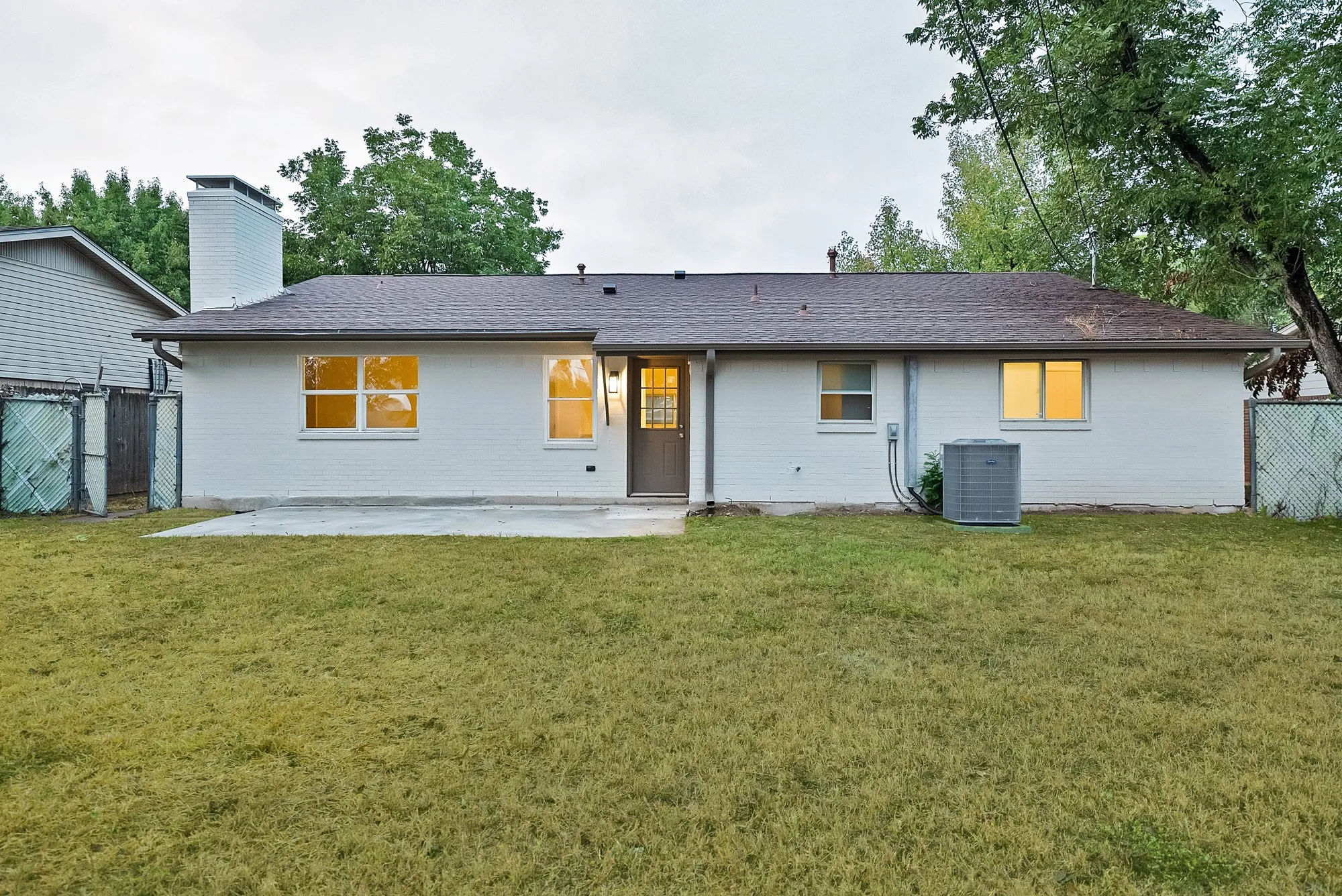 Single Family Residence For Sale in Dallas County , 3206 Griffiths Drive, Irving, Texas 75061, 3 Bedroom, 2 Bathroom, 2 Garage spaces, 1,314 Sqft, built in 1964, mls#21401157, Real Estate Agent in Irving, Homes For Sale in Dallas county, Homes For Sale in Irving, Realtor in Irving Texas, Real Estate Brokerage Independent Realty Texas, Luminita Cordes Realtor
