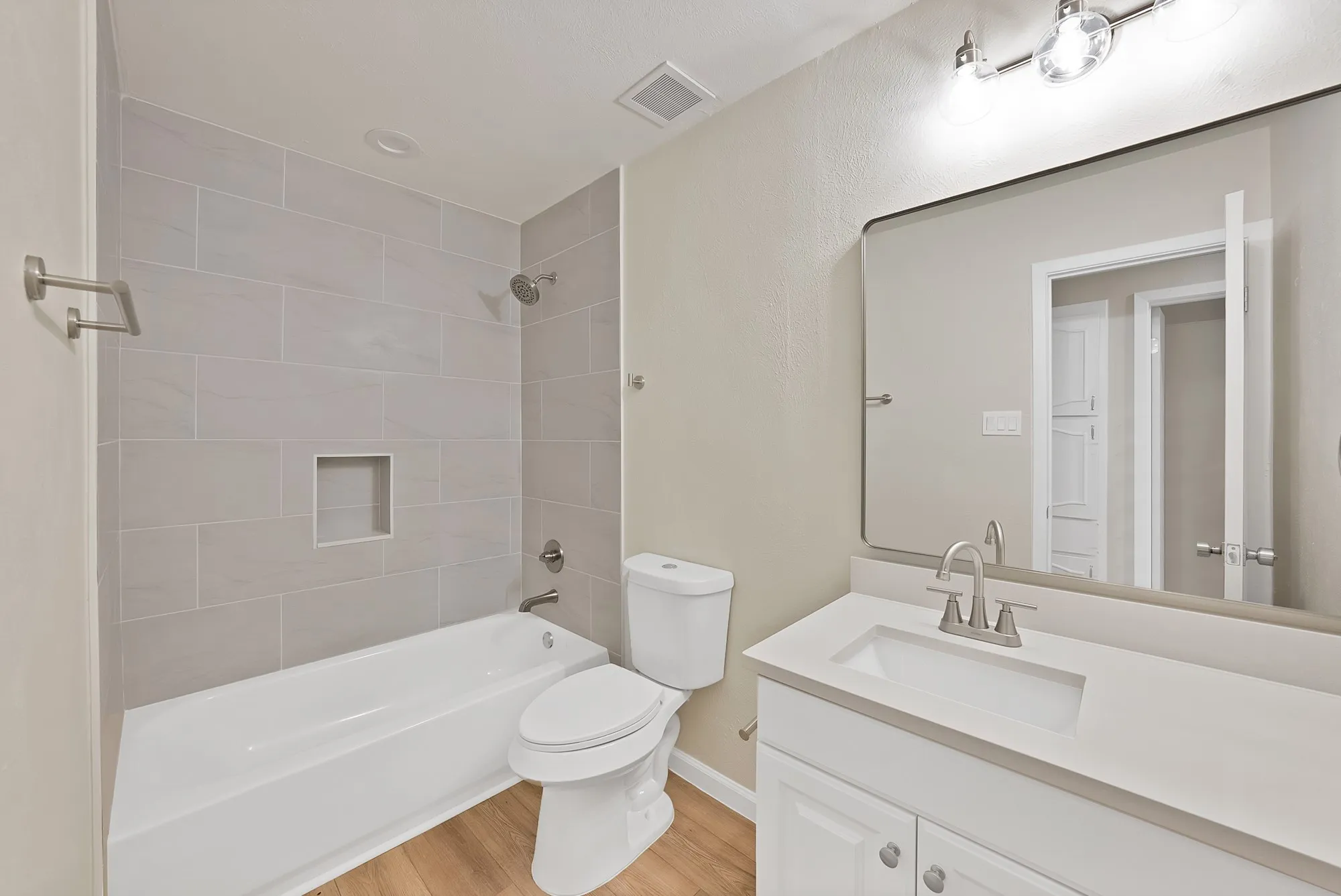 Single Family Residence For Sale in Dallas County , 3206 Griffiths Drive, Irving, Texas 75061, 3 Bedroom, 2 Bathroom, 2 Garage spaces, 1,314 Sqft, built in 1964, mls#21401157, Real Estate Agent in Irving, Homes For Sale in Dallas county, Homes For Sale in Irving, Realtor in Irving Texas, Real Estate Brokerage Independent Realty Texas, Luminita Cordes Realtor