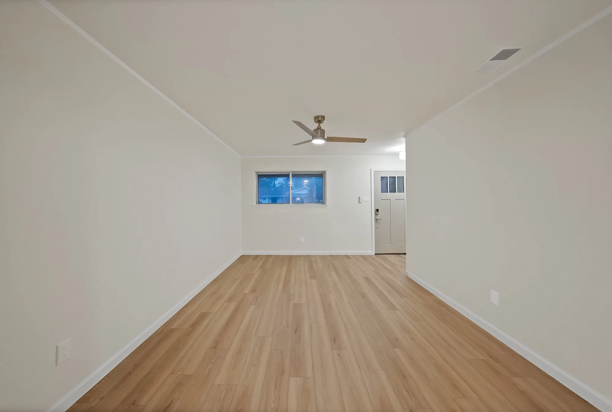 Single Family Residence For Sale in Dallas County , 3206 Griffiths Drive, Irving, Texas 75061, 3 Bedroom, 2 Bathroom, 2 Garage spaces, 1,314 Sqft, built in 1964, mls#21401157, Real Estate Agent in Irving, Homes For Sale in Dallas county, Homes For Sale in Irving, Realtor in Irving Texas, Real Estate Brokerage Independent Realty Texas, Luminita Cordes Realtor