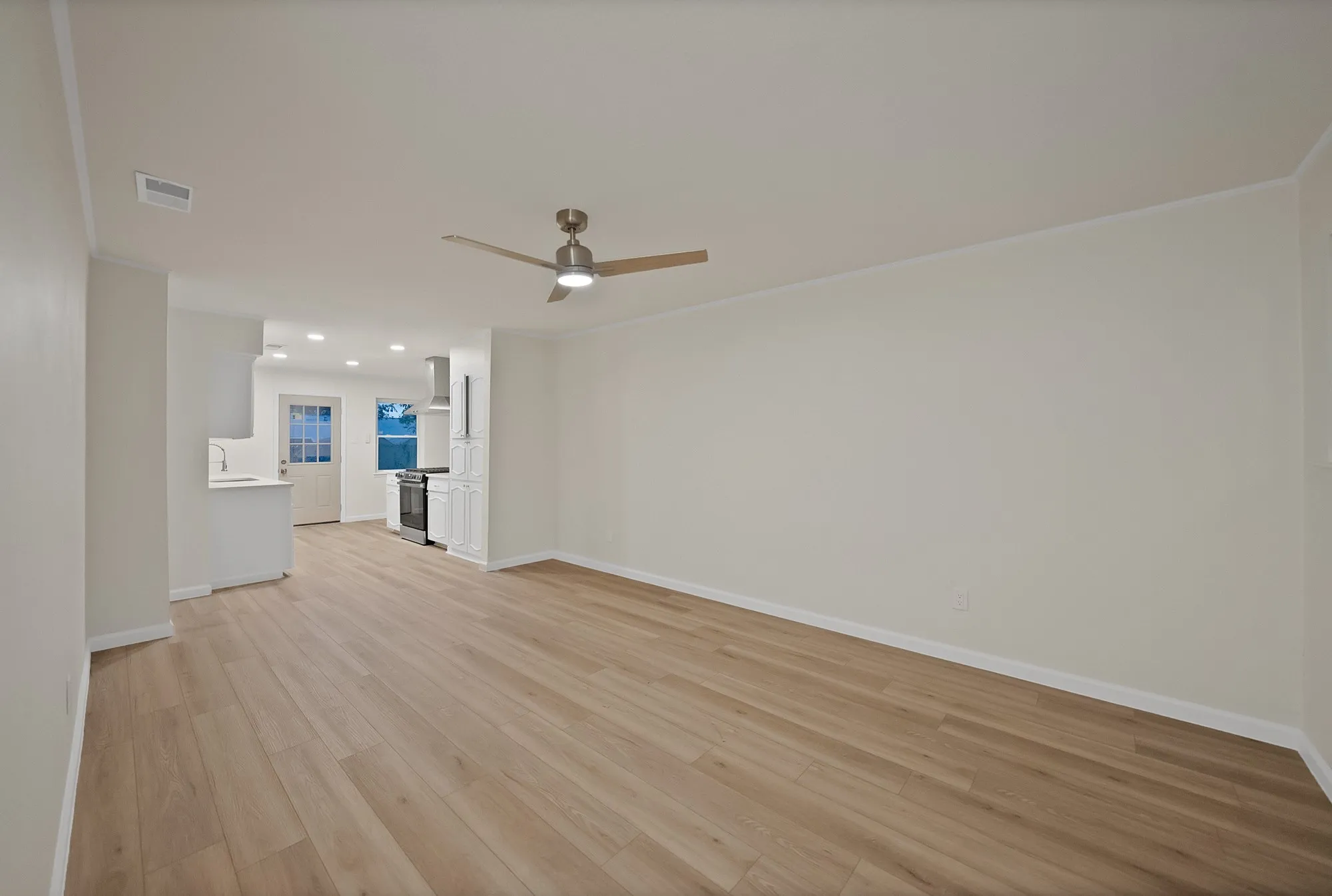 Single Family Residence For Sale in Dallas County , 3206 Griffiths Drive, Irving, Texas 75061, 3 Bedroom, 2 Bathroom, 2 Garage spaces, 1,314 Sqft, built in 1964, mls#21401157, Real Estate Agent in Irving, Homes For Sale in Dallas county, Homes For Sale in Irving, Realtor in Irving Texas, Real Estate Brokerage Independent Realty Texas, Luminita Cordes Realtor
