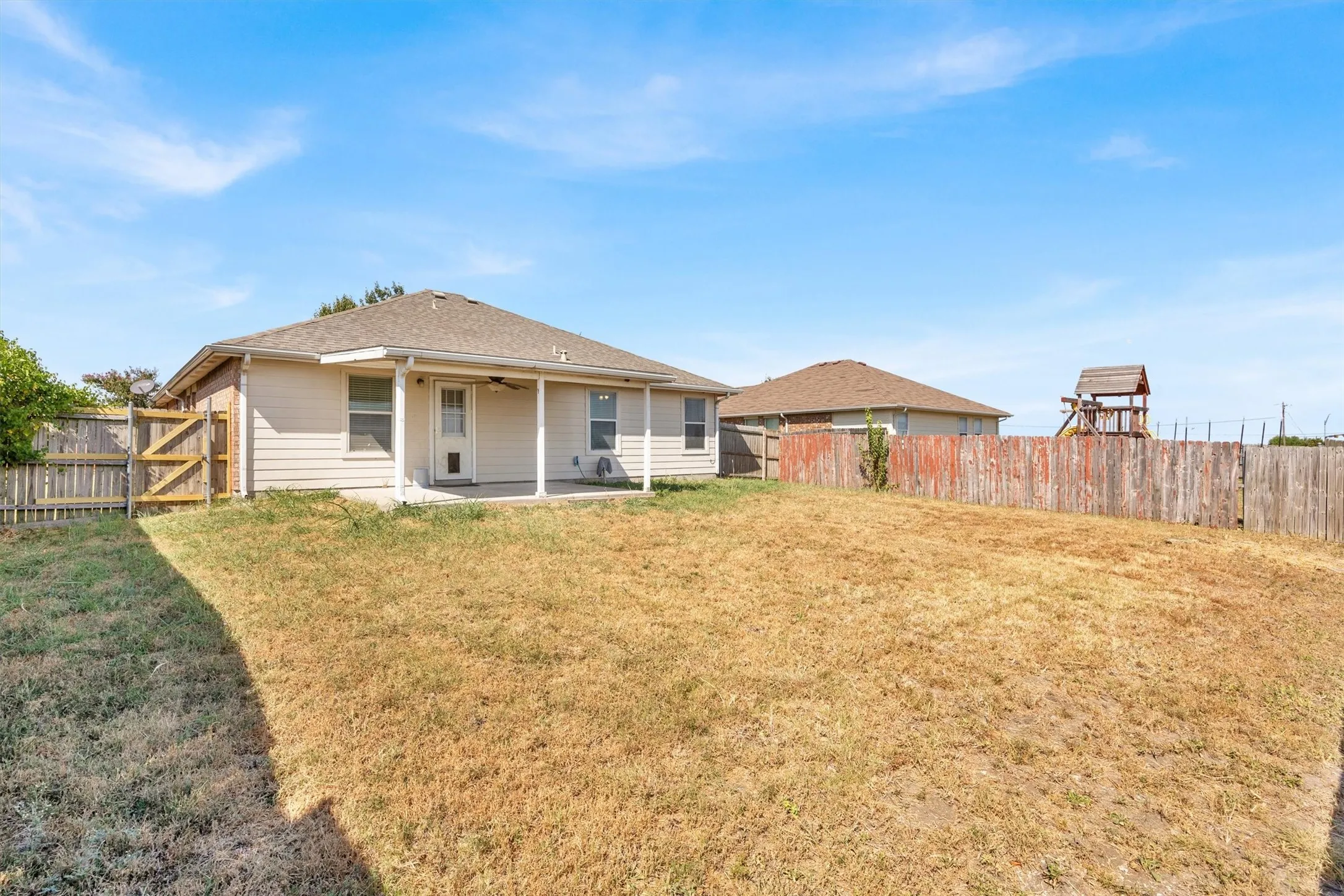 Single Family Residence For Sale in Collin County , 103 Charleston Drive, Anna, Texas 75409, 3 Bedroom, 2 Bathroom, 2 Garage spaces, 1,222 Sqft, built in 2003, mls#21404196, Real Estate Agent in Anna, Homes For Sale in Collin county, Homes For Sale in Anna, Realtor in Anna Texas, Real Estate Brokerage Independent Realty Texas, Luminita Cordes Realtor