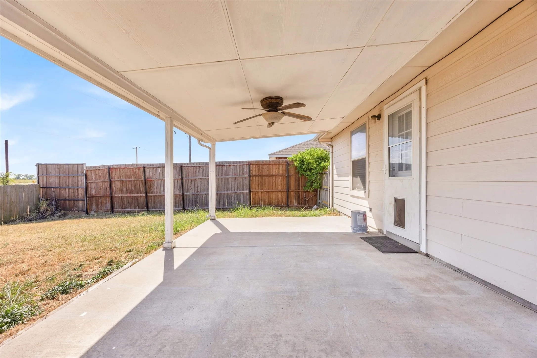 Single Family Residence For Sale in Collin County , 103 Charleston Drive, Anna, Texas 75409, 3 Bedroom, 2 Bathroom, 2 Garage spaces, 1,222 Sqft, built in 2003, mls#21404196, Real Estate Agent in Anna, Homes For Sale in Collin county, Homes For Sale in Anna, Realtor in Anna Texas, Real Estate Brokerage Independent Realty Texas, Luminita Cordes Realtor