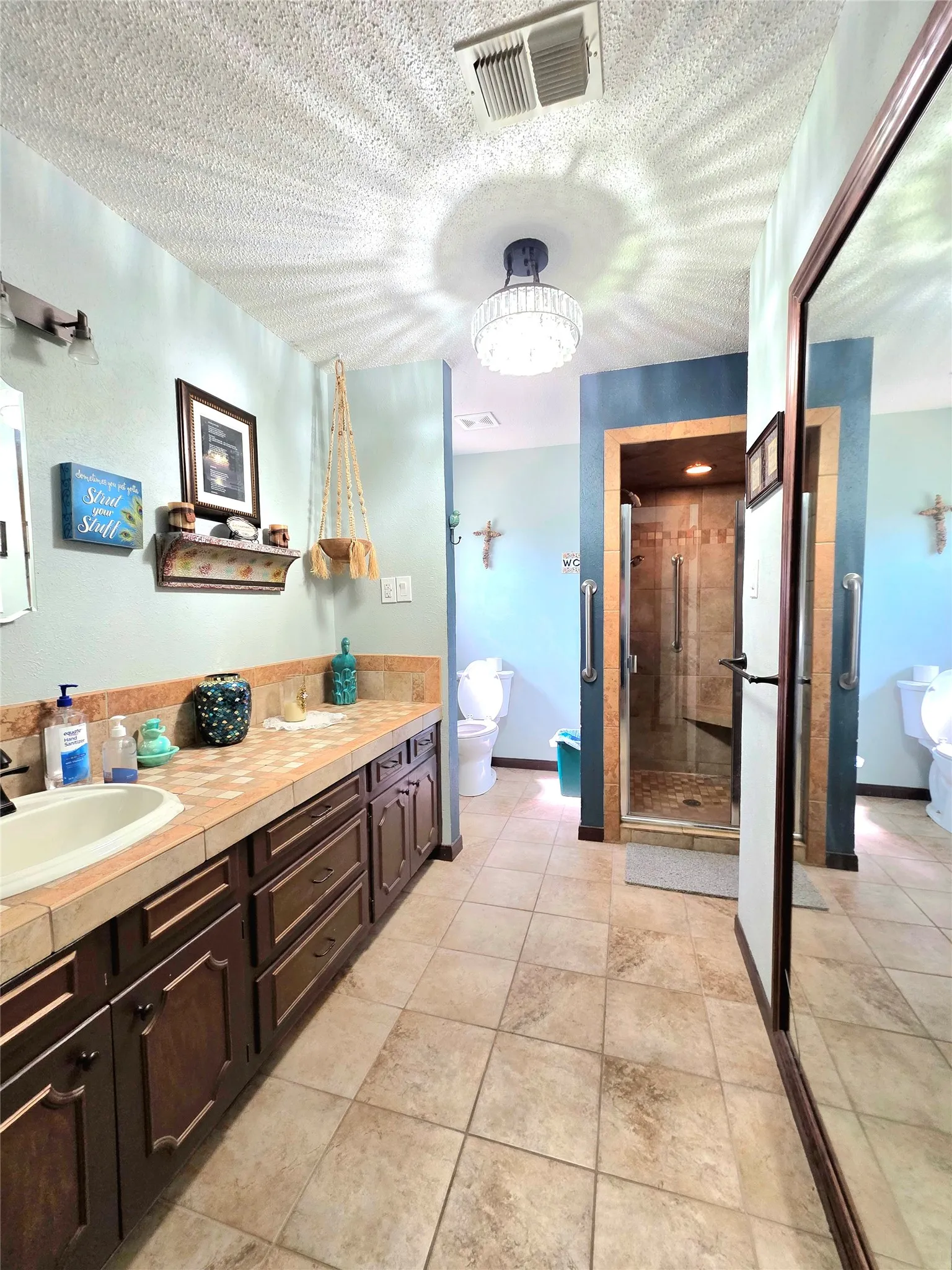 View 1 of the primary bath