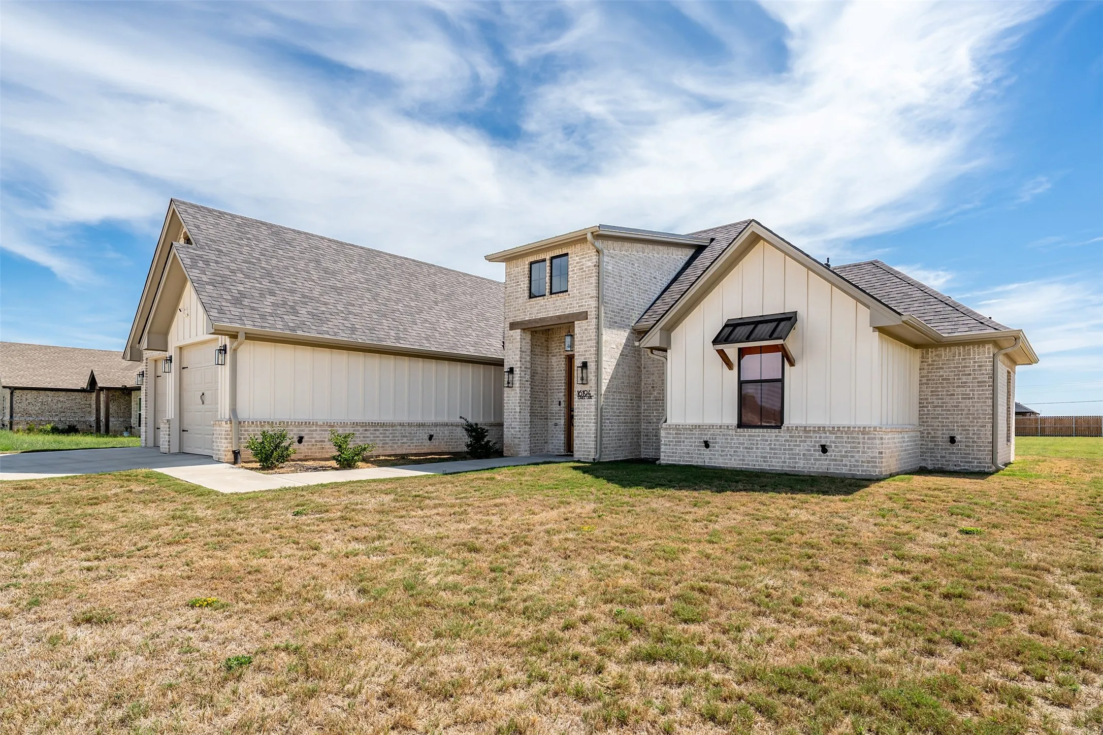 Single Family Residence For Sale in Smith County , 16194 Eagle Lane, Lindale, Texas 75771, 4 Bedroom, 2 Bathroom, 2 Garage spaces, 1,902 Sqft, built in 2024, mls#21399066, Real Estate Agent in Lindale, Homes For Sale in Smith county, Homes For Sale in Lindale, Realtor in Lindale Texas, Real Estate Brokerage Independent Realty Texas, Luminita Cordes Realtor