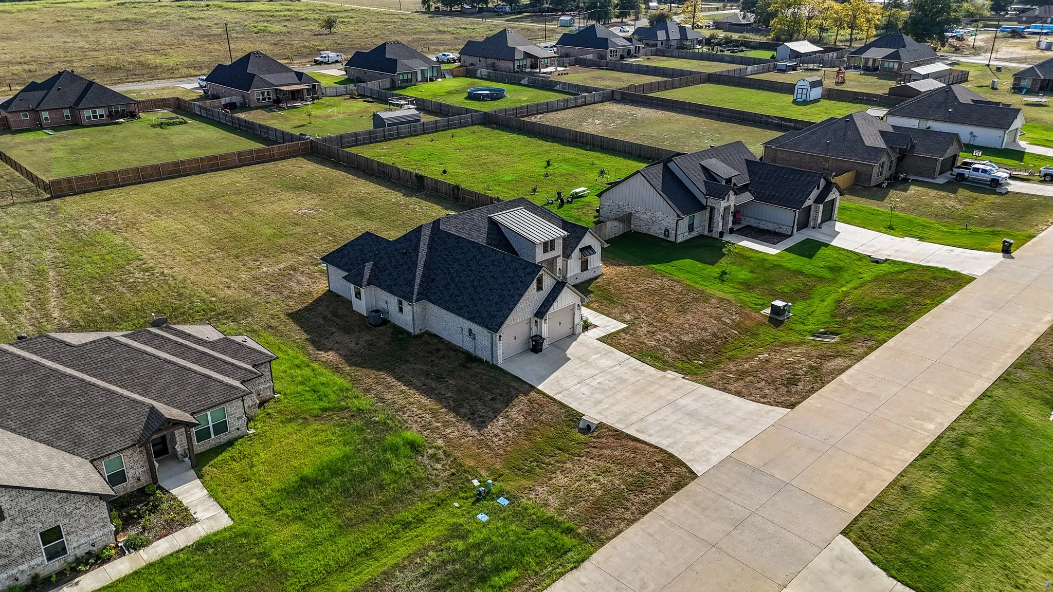 Single Family Residence For Sale in Smith County , 16194 Eagle Lane, Lindale, Texas 75771, 4 Bedroom, 2 Bathroom, 2 Garage spaces, 1,902 Sqft, built in 2024, mls#21399066, Real Estate Agent in Lindale, Homes For Sale in Smith county, Homes For Sale in Lindale, Realtor in Lindale Texas, Real Estate Brokerage Independent Realty Texas, Luminita Cordes Realtor