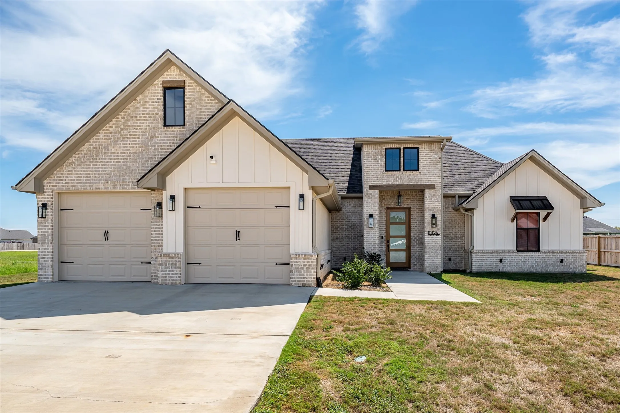 Single Family Residence For Sale in Smith County , 16194 Eagle Lane, Lindale, Texas 75771, 4 Bedroom, 2 Bathroom, 2 Garage spaces, 1,902 Sqft, built in 2024, mls#21399066, Real Estate Agent in Lindale, Homes For Sale in Smith county, Homes For Sale in Lindale, Realtor in Lindale Texas, Real Estate Brokerage Independent Realty Texas, Luminita Cordes Realtor