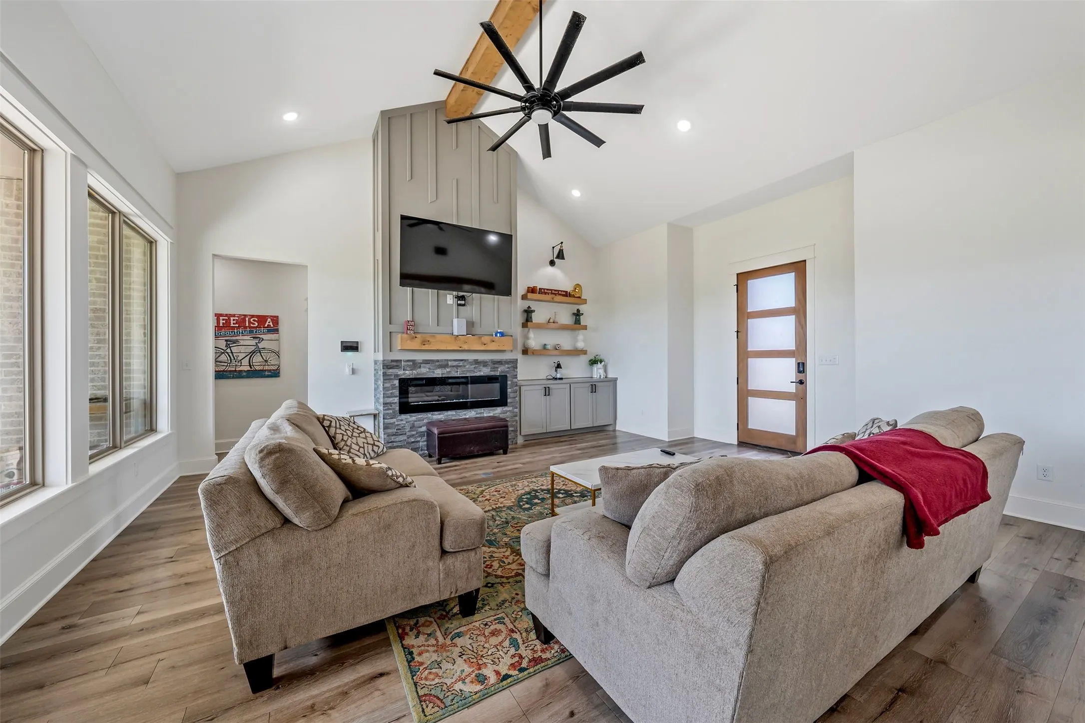 Single Family Residence For Sale in Smith County , 16194 Eagle Lane, Lindale, Texas 75771, 4 Bedroom, 2 Bathroom, 2 Garage spaces, 1,902 Sqft, built in 2024, mls#21399066, Real Estate Agent in Lindale, Homes For Sale in Smith county, Homes For Sale in Lindale, Realtor in Lindale Texas, Real Estate Brokerage Independent Realty Texas, Luminita Cordes Realtor