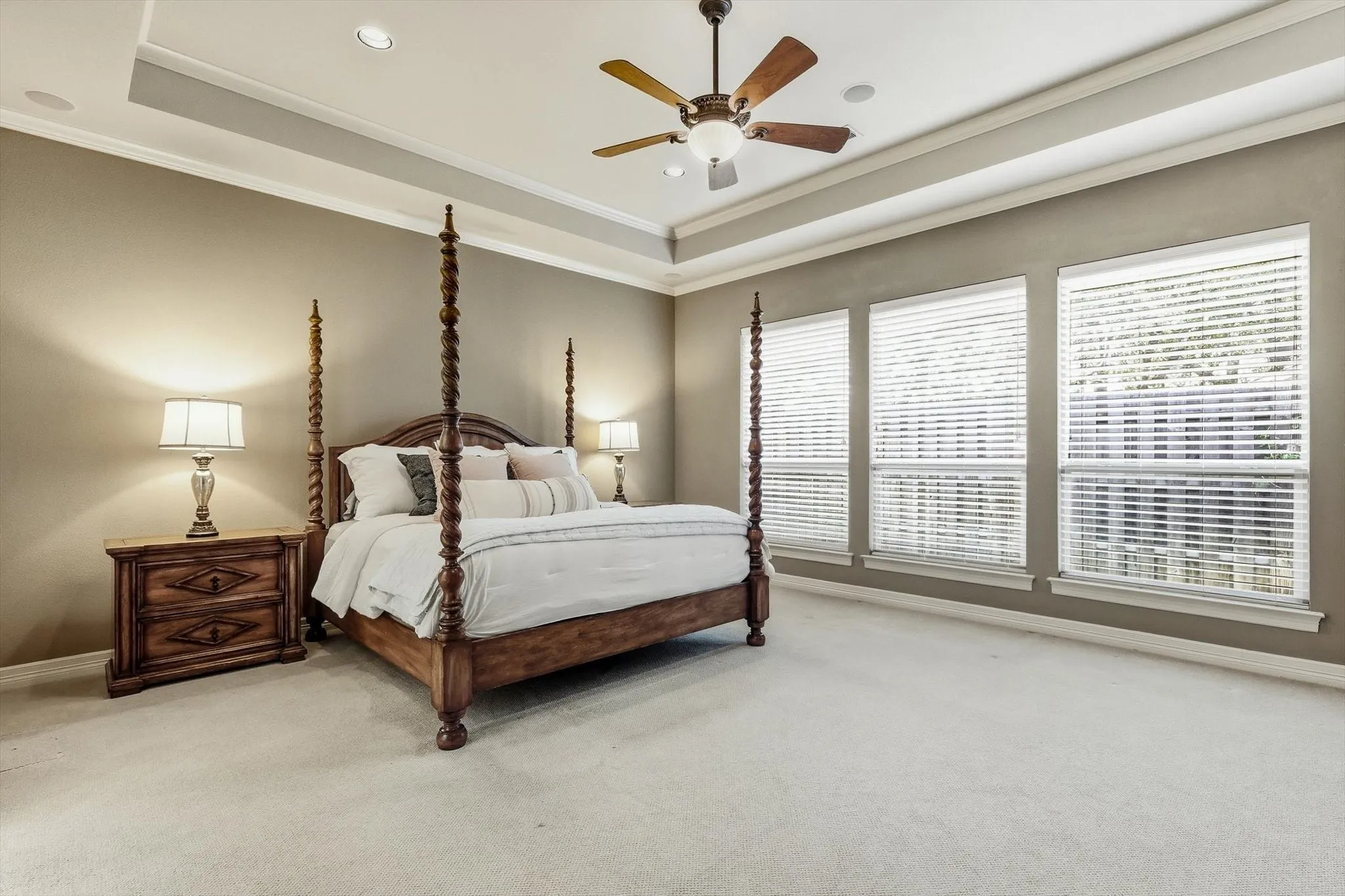 Single Family Residence For Sale in Tarrant County , 2726 Country Club Road, Pantego, Texas 76013, 3 Bedroom, 3 Bathroom, 3 Garage spaces, 3,614 Sqft, built in 2006, mls#21403514, Real Estate Agent in Pantego, Homes For Sale in Tarrant county, Homes For Sale in Pantego, Realtor in Pantego Texas, Real Estate Brokerage Independent Realty Texas, Luminita Cordes Realtor