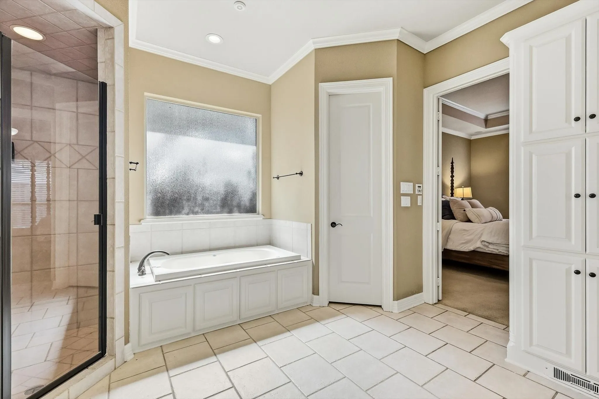 Single Family Residence For Sale in Tarrant County , 2726 Country Club Road, Pantego, Texas 76013, 3 Bedroom, 3 Bathroom, 3 Garage spaces, 3,614 Sqft, built in 2006, mls#21403514, Real Estate Agent in Pantego, Homes For Sale in Tarrant county, Homes For Sale in Pantego, Realtor in Pantego Texas, Real Estate Brokerage Independent Realty Texas, Luminita Cordes Realtor