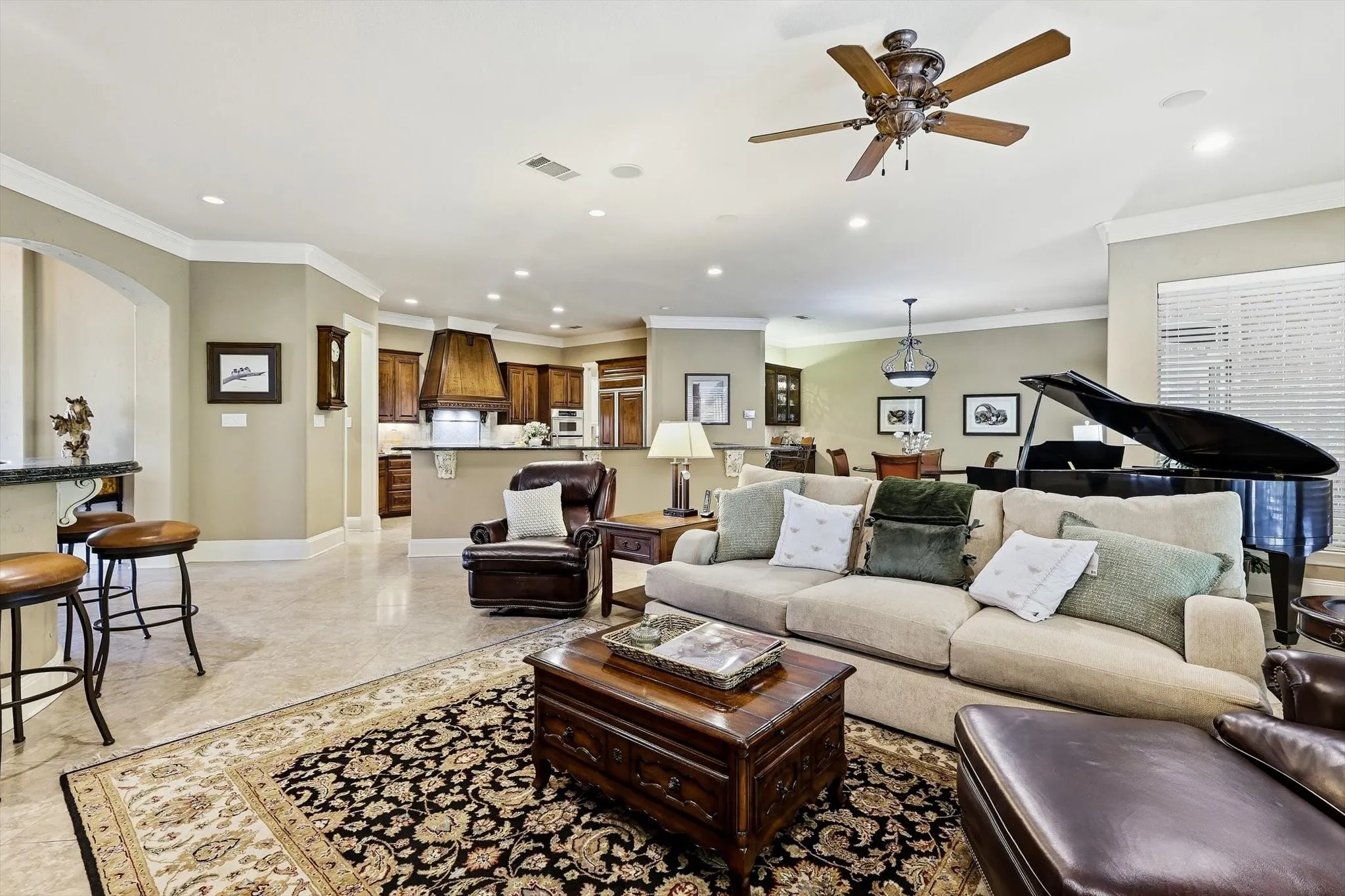 Single Family Residence For Sale in Tarrant County , 2726 Country Club Road, Pantego, Texas 76013, 3 Bedroom, 3 Bathroom, 3 Garage spaces, 3,614 Sqft, built in 2006, mls#21403514, Real Estate Agent in Pantego, Homes For Sale in Tarrant county, Homes For Sale in Pantego, Realtor in Pantego Texas, Real Estate Brokerage Independent Realty Texas, Luminita Cordes Realtor