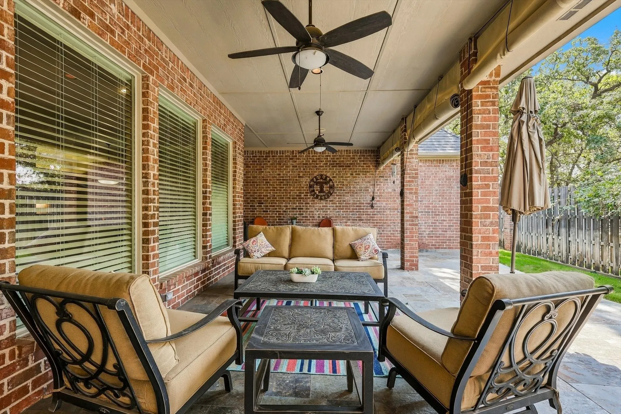 Single Family Residence For Sale in Tarrant County , 2726 Country Club Road, Pantego, Texas 76013, 3 Bedroom, 3 Bathroom, 3 Garage spaces, 3,614 Sqft, built in 2006, mls#21403514, Real Estate Agent in Pantego, Homes For Sale in Tarrant county, Homes For Sale in Pantego, Realtor in Pantego Texas, Real Estate Brokerage Independent Realty Texas, Luminita Cordes Realtor