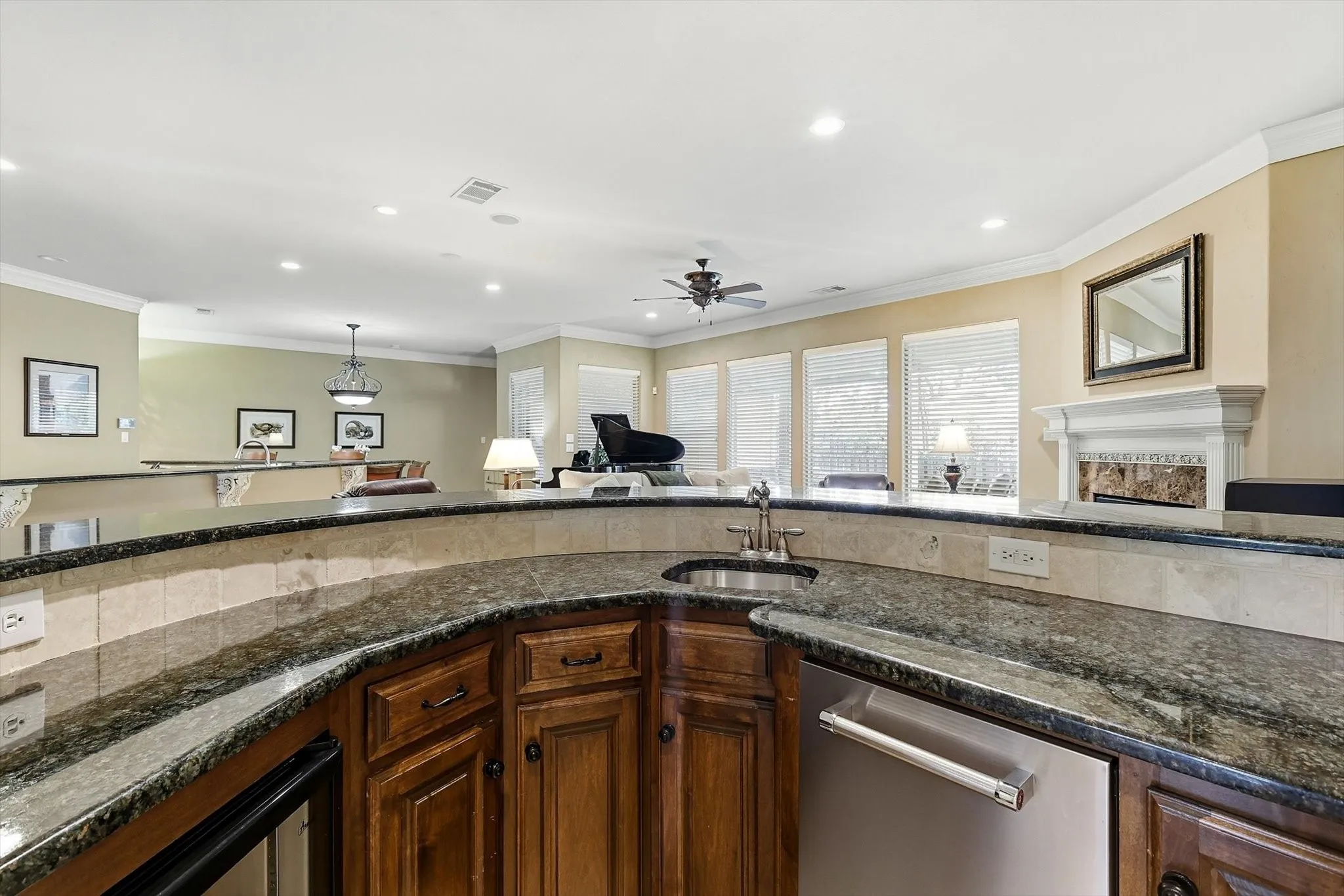 Single Family Residence For Sale in Tarrant County , 2726 Country Club Road, Pantego, Texas 76013, 3 Bedroom, 3 Bathroom, 3 Garage spaces, 3,614 Sqft, built in 2006, mls#21403514, Real Estate Agent in Pantego, Homes For Sale in Tarrant county, Homes For Sale in Pantego, Realtor in Pantego Texas, Real Estate Brokerage Independent Realty Texas, Luminita Cordes Realtor