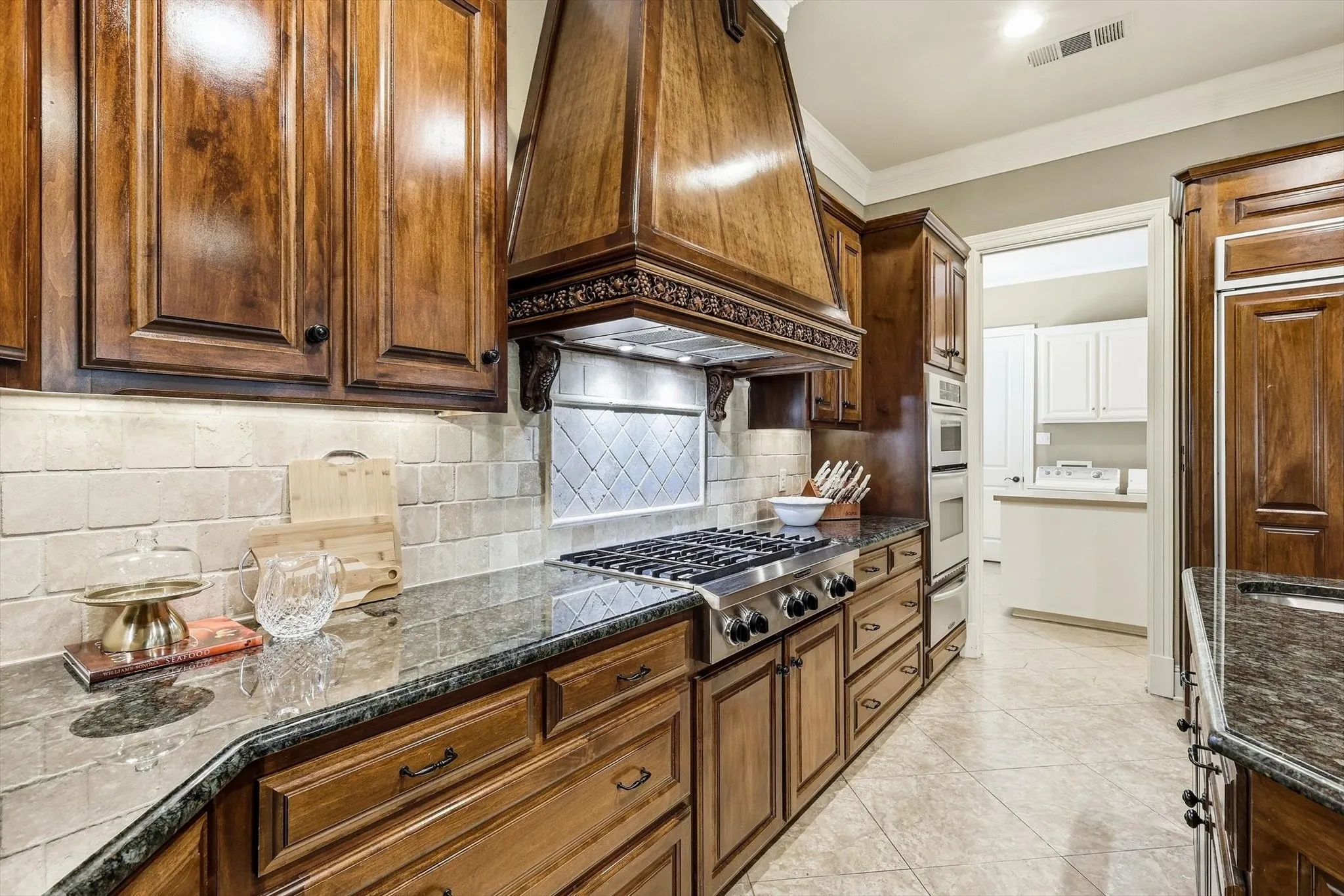 Single Family Residence For Sale in Tarrant County , 2726 Country Club Road, Pantego, Texas 76013, 3 Bedroom, 3 Bathroom, 3 Garage spaces, 3,614 Sqft, built in 2006, mls#21403514, Real Estate Agent in Pantego, Homes For Sale in Tarrant county, Homes For Sale in Pantego, Realtor in Pantego Texas, Real Estate Brokerage Independent Realty Texas, Luminita Cordes Realtor