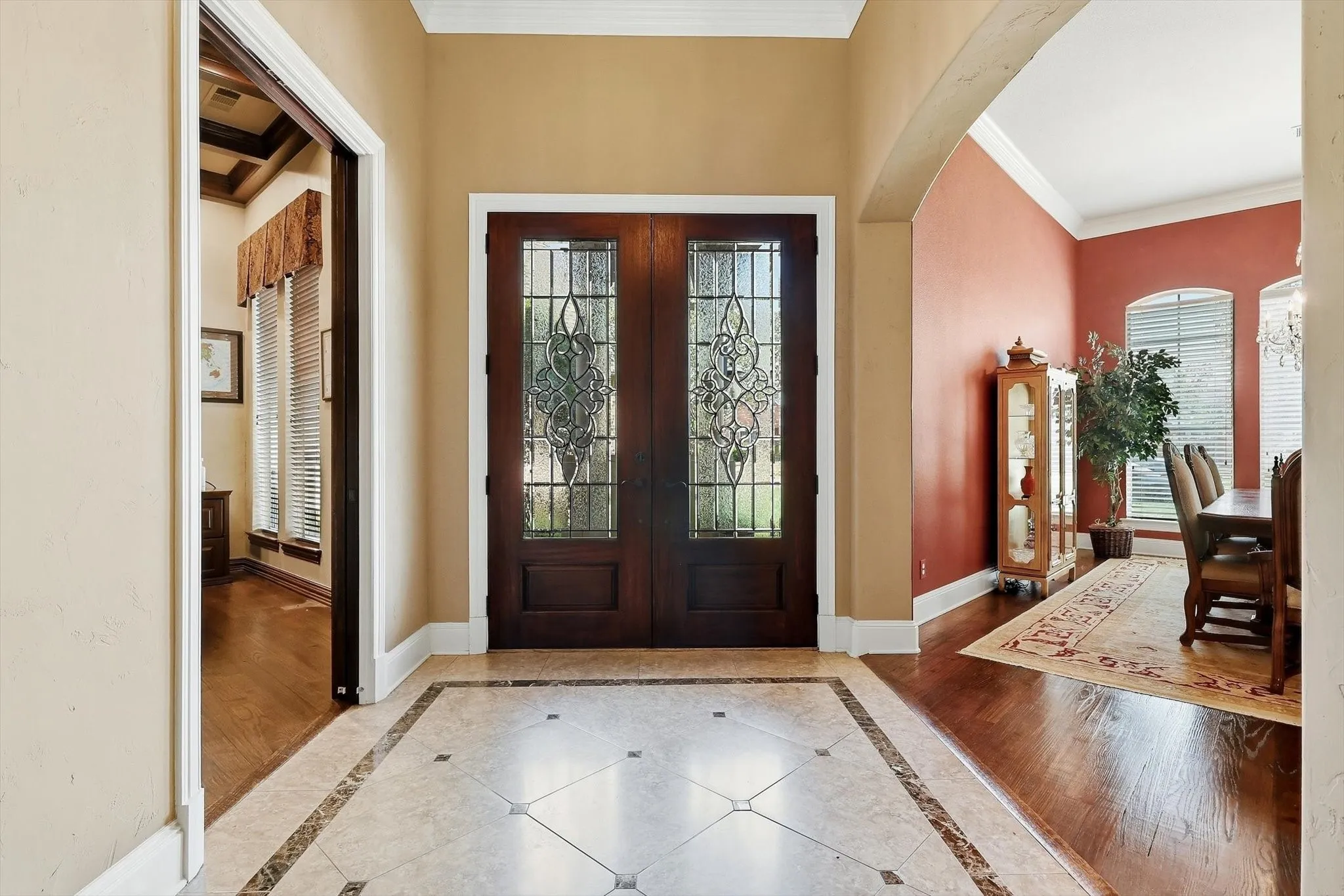 Single Family Residence For Sale in Tarrant County , 2726 Country Club Road, Pantego, Texas 76013, 3 Bedroom, 3 Bathroom, 3 Garage spaces, 3,614 Sqft, built in 2006, mls#21403514, Real Estate Agent in Pantego, Homes For Sale in Tarrant county, Homes For Sale in Pantego, Realtor in Pantego Texas, Real Estate Brokerage Independent Realty Texas, Luminita Cordes Realtor