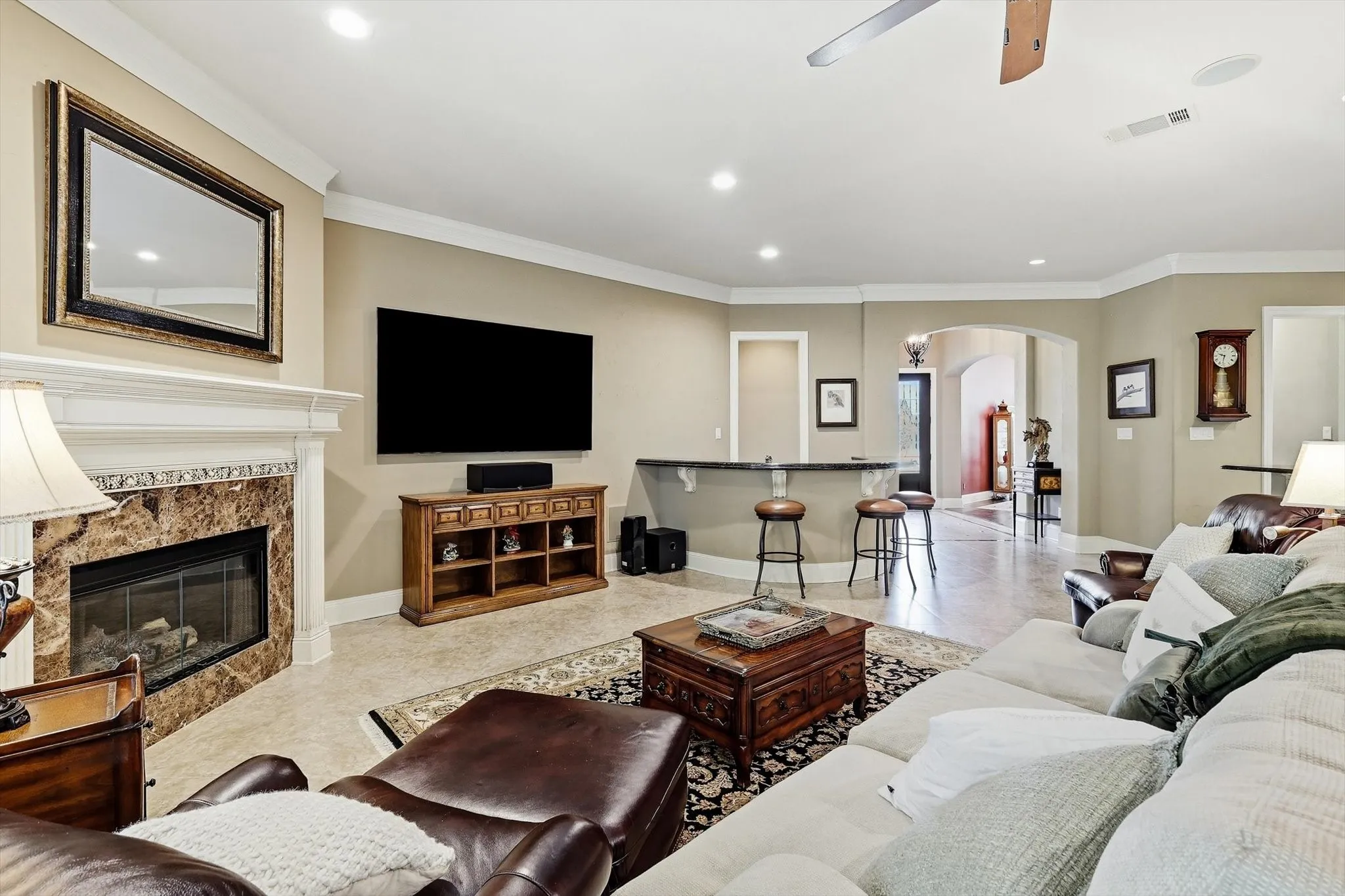 Single Family Residence For Sale in Tarrant County , 2726 Country Club Road, Pantego, Texas 76013, 3 Bedroom, 3 Bathroom, 3 Garage spaces, 3,614 Sqft, built in 2006, mls#21403514, Real Estate Agent in Pantego, Homes For Sale in Tarrant county, Homes For Sale in Pantego, Realtor in Pantego Texas, Real Estate Brokerage Independent Realty Texas, Luminita Cordes Realtor