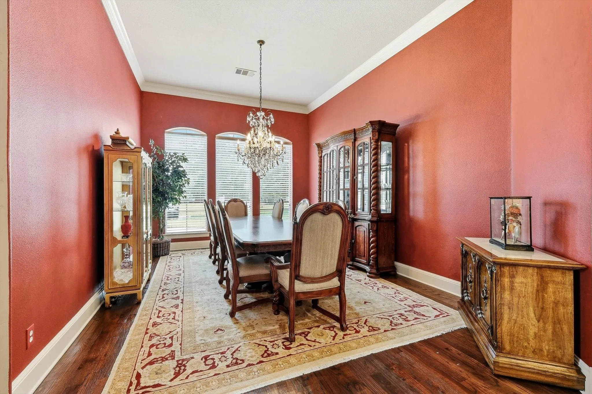 Single Family Residence For Sale in Tarrant County , 2726 Country Club Road, Pantego, Texas 76013, 3 Bedroom, 3 Bathroom, 3 Garage spaces, 3,614 Sqft, built in 2006, mls#21403514, Real Estate Agent in Pantego, Homes For Sale in Tarrant county, Homes For Sale in Pantego, Realtor in Pantego Texas, Real Estate Brokerage Independent Realty Texas, Luminita Cordes Realtor