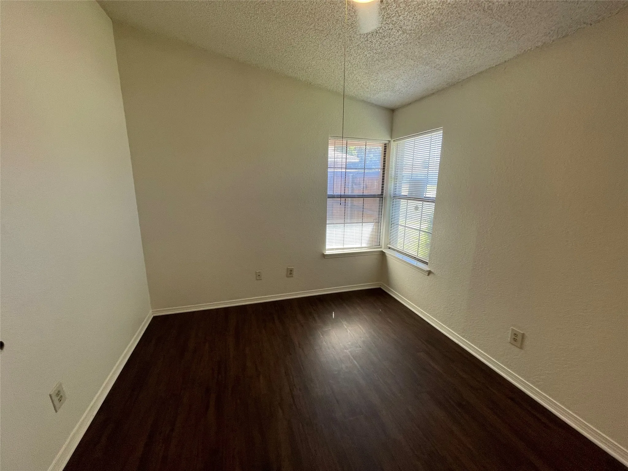 Duplex For Rent in Dallas County , 1708 Carrington Drive, Glenn Heights, Texas 75154, 3 Bedroom, 2 Bathroom, 2 Garage spaces, 2,540 Sqft, built in 1986, mls#21404212, Real Estate Agent in Glenn Heights, Homes For Rent in Dallas county, Homes For Rent in Glenn Heights, Realtor in Glenn Heights Texas, Real Estate Brokerage Independent Realty Texas, Luminita Cordes Realtor