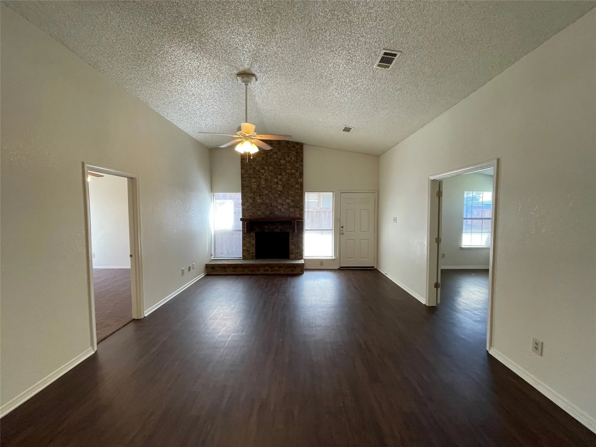 Duplex For Rent in Dallas County , 1708 Carrington Drive, Glenn Heights, Texas 75154, 3 Bedroom, 2 Bathroom, 2 Garage spaces, 2,540 Sqft, built in 1986, mls#21404212, Real Estate Agent in Glenn Heights, Homes For Rent in Dallas county, Homes For Rent in Glenn Heights, Realtor in Glenn Heights Texas, Real Estate Brokerage Independent Realty Texas, Luminita Cordes Realtor