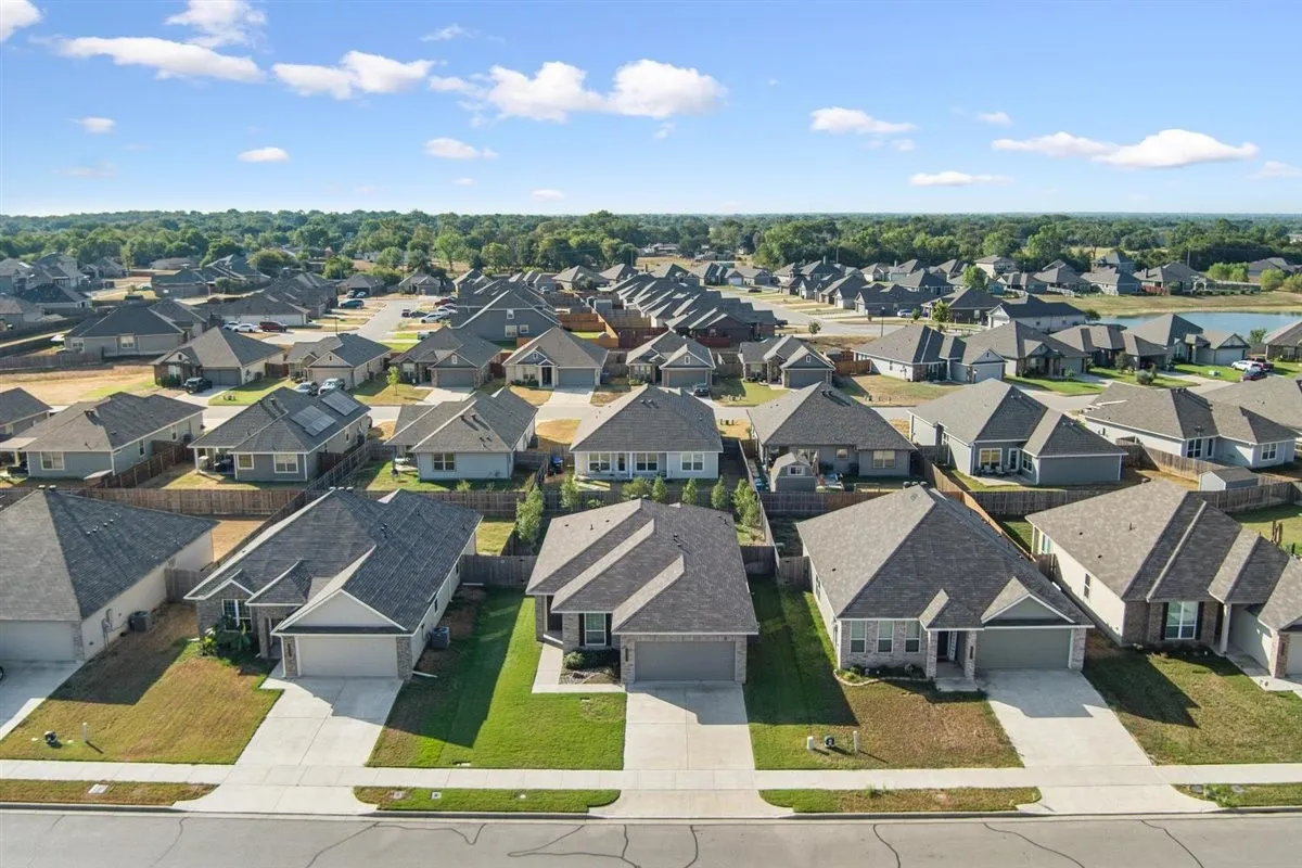 Single Family Residence For Sale in Mc Lennan County , 4029 Centerfire Road, Waco, Texas 76705, 3 Bedroom, 2 Bathroom, 2 Garage spaces, 1,509 Sqft, built in 2023, mls#21398757, Real Estate Agent in Waco, Homes For Sale in Mc Lennan county, Homes For Sale in Waco, Realtor in Waco Texas, Real Estate Brokerage Independent Realty Texas, Luminita Cordes Realtor