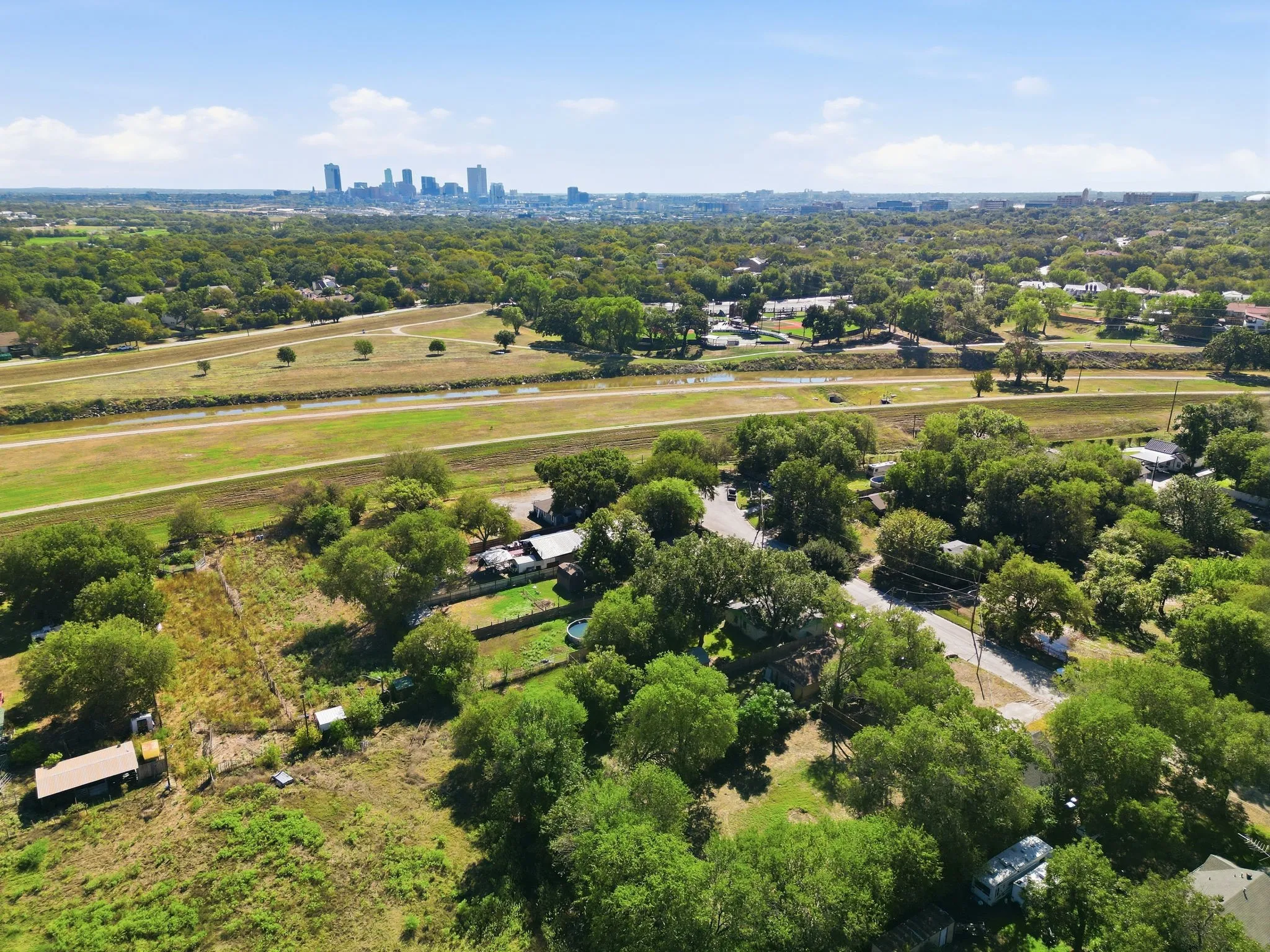 Single Family Residence For Sale in Tarrant County , 4216 Bonita Drive, Fort Worth, Texas 76114, 3 Bedroom, 2 Bathroom, Garage spaces, 1,469 Sqft, built in 1950, mls#21404072, Real Estate Agent in Fort Worth, Homes For Sale in Tarrant county, Homes For Sale in Fort Worth, Realtor in Fort Worth Texas, Real Estate Brokerage Independent Realty Texas, Luminita Cordes Realtor