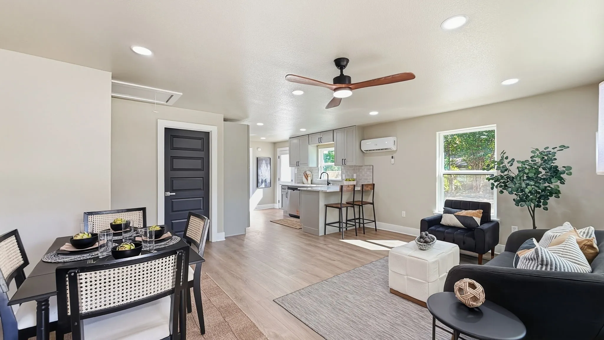 Single Family Residence For Sale in Tarrant County , 4216 Bonita Drive, Fort Worth, Texas 76114, 3 Bedroom, 2 Bathroom, Garage spaces, 1,469 Sqft, built in 1950, mls#21404072, Real Estate Agent in Fort Worth, Homes For Sale in Tarrant county, Homes For Sale in Fort Worth, Realtor in Fort Worth Texas, Real Estate Brokerage Independent Realty Texas, Luminita Cordes Realtor