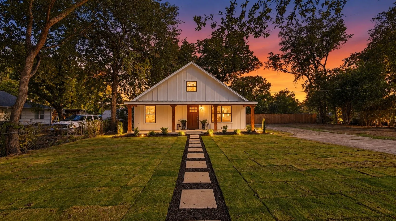 Single Family Residence For Sale in Tarrant County , 4216 Bonita Drive, Fort Worth, Texas 76114, 3 Bedroom, 2 Bathroom, Garage spaces, 1,469 Sqft, built in 1950, mls#21404072, Real Estate Agent in Fort Worth, Homes For Sale in Tarrant county, Homes For Sale in Fort Worth, Realtor in Fort Worth Texas, Real Estate Brokerage Independent Realty Texas, Luminita Cordes Realtor