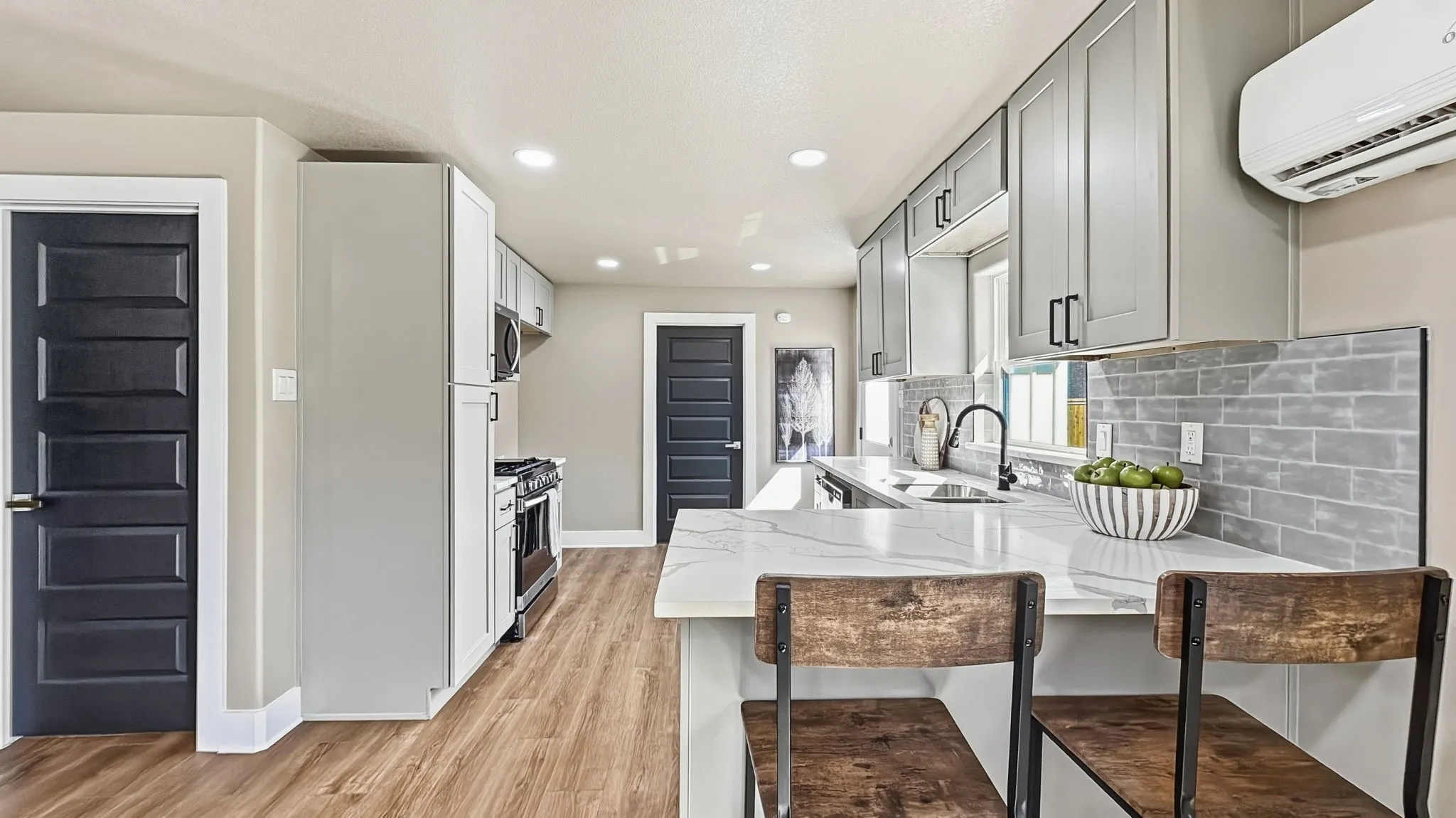 Single Family Residence For Sale in Tarrant County , 4216 Bonita Drive, Fort Worth, Texas 76114, 3 Bedroom, 2 Bathroom, Garage spaces, 1,469 Sqft, built in 1950, mls#21404072, Real Estate Agent in Fort Worth, Homes For Sale in Tarrant county, Homes For Sale in Fort Worth, Realtor in Fort Worth Texas, Real Estate Brokerage Independent Realty Texas, Luminita Cordes Realtor