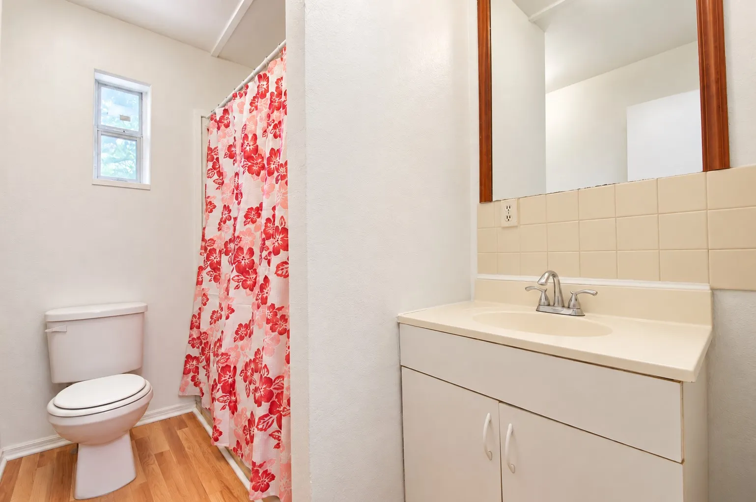 Duplex For Sale in Tarrant County , 2306 Ross Avenue 100, Fort Worth, Texas 76164, 4 Bedroom, 2 Bathroom, Garage spaces, 0 Sqft, built in 1981, mls#21400601, Real Estate Agent in Fort Worth, Homes For Sale in Tarrant county, Homes For Sale in Fort Worth, Realtor in Fort Worth Texas, Real Estate Brokerage Independent Realty Texas, Luminita Cordes Realtor
