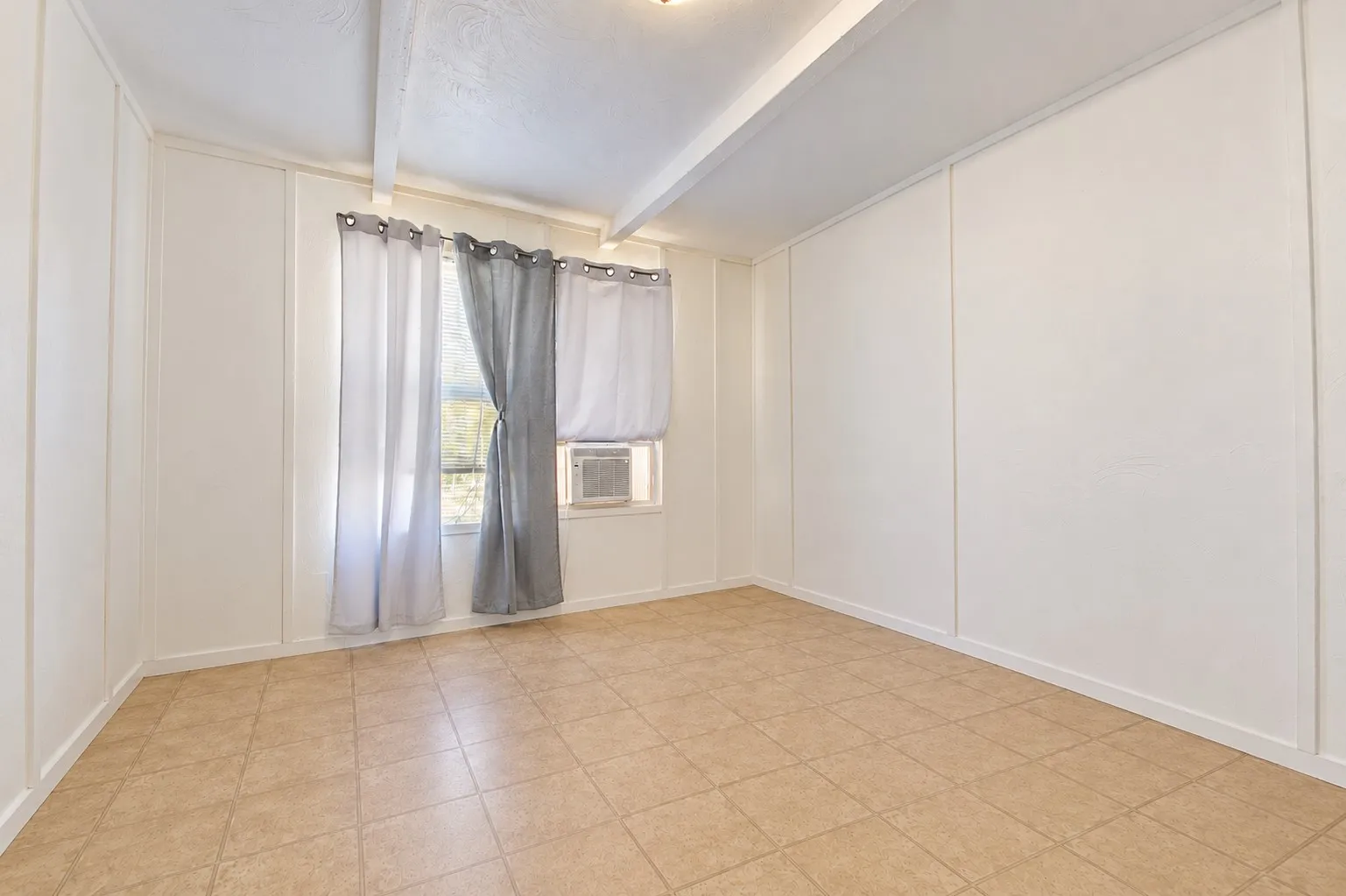 Duplex For Sale in Tarrant County , 2306 Ross Avenue 100, Fort Worth, Texas 76164, 4 Bedroom, 2 Bathroom, Garage spaces, 0 Sqft, built in 1981, mls#21400601, Real Estate Agent in Fort Worth, Homes For Sale in Tarrant county, Homes For Sale in Fort Worth, Realtor in Fort Worth Texas, Real Estate Brokerage Independent Realty Texas, Luminita Cordes Realtor